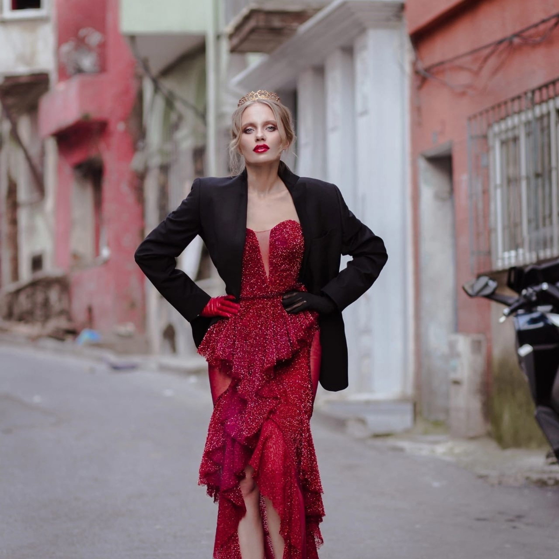 - фотосессии в эксклюзивных образах в  СПб и Москве. Фотограф Облако Александра