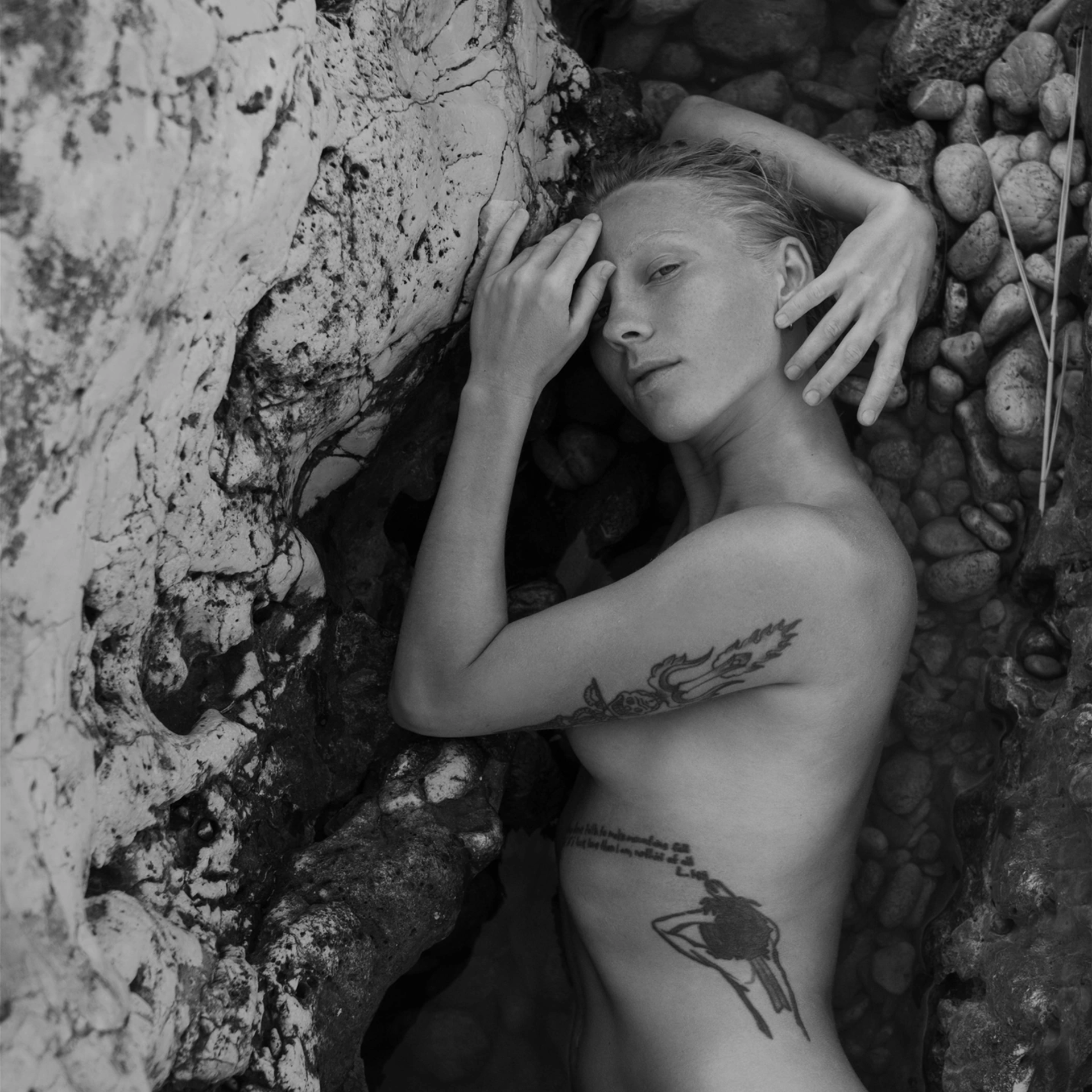 - фотосессии в эксклюзивных образах в  СПб и Москве. провожу регулярны. Фотограф Облако Александра