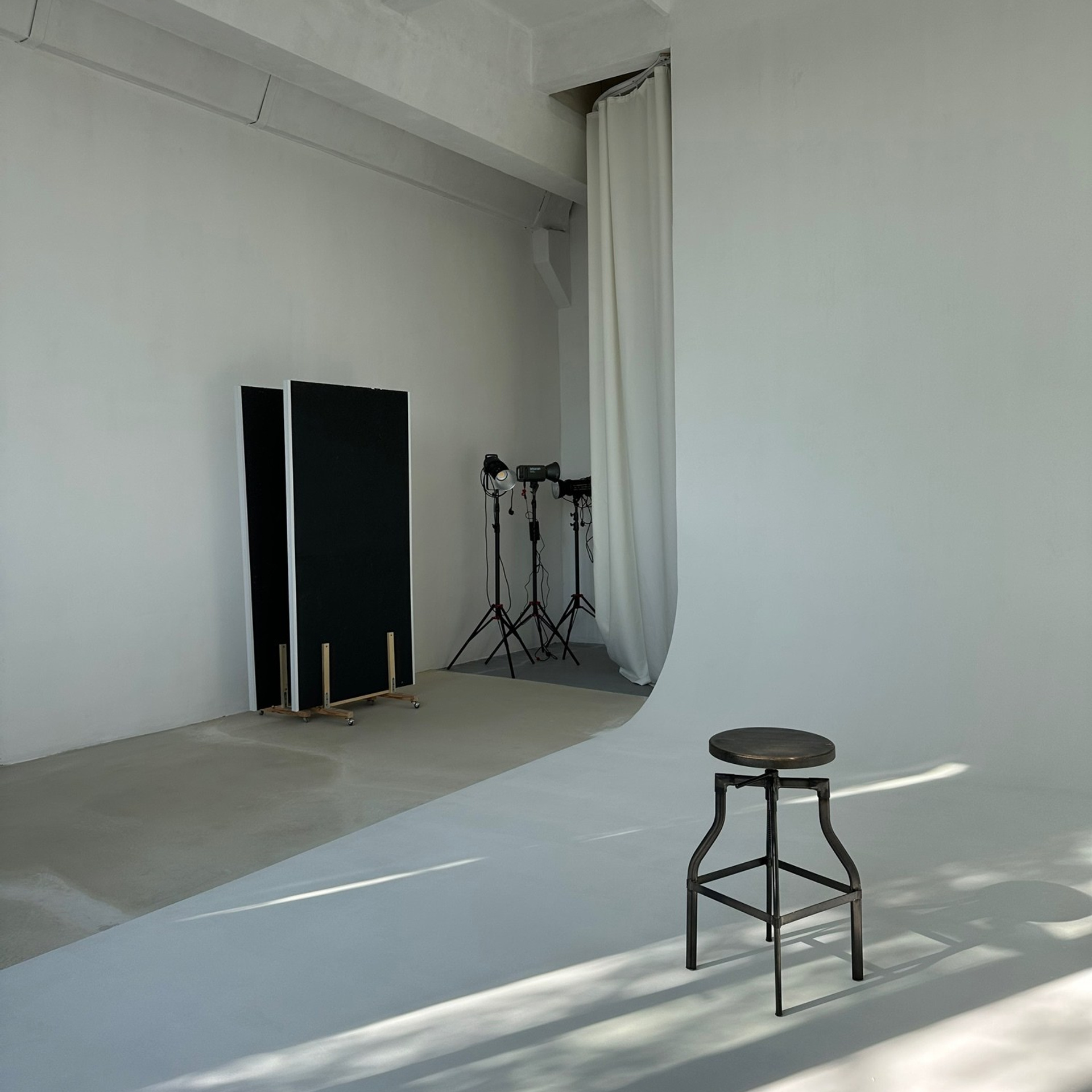 Минималистичные студии и циклорамы. Свадебный и студийный фотограф в Нижнем Новгороде