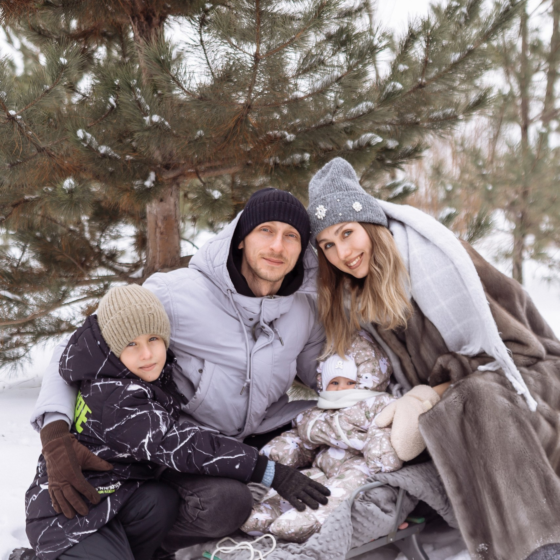 Встречи с зимними белками и катания на санках