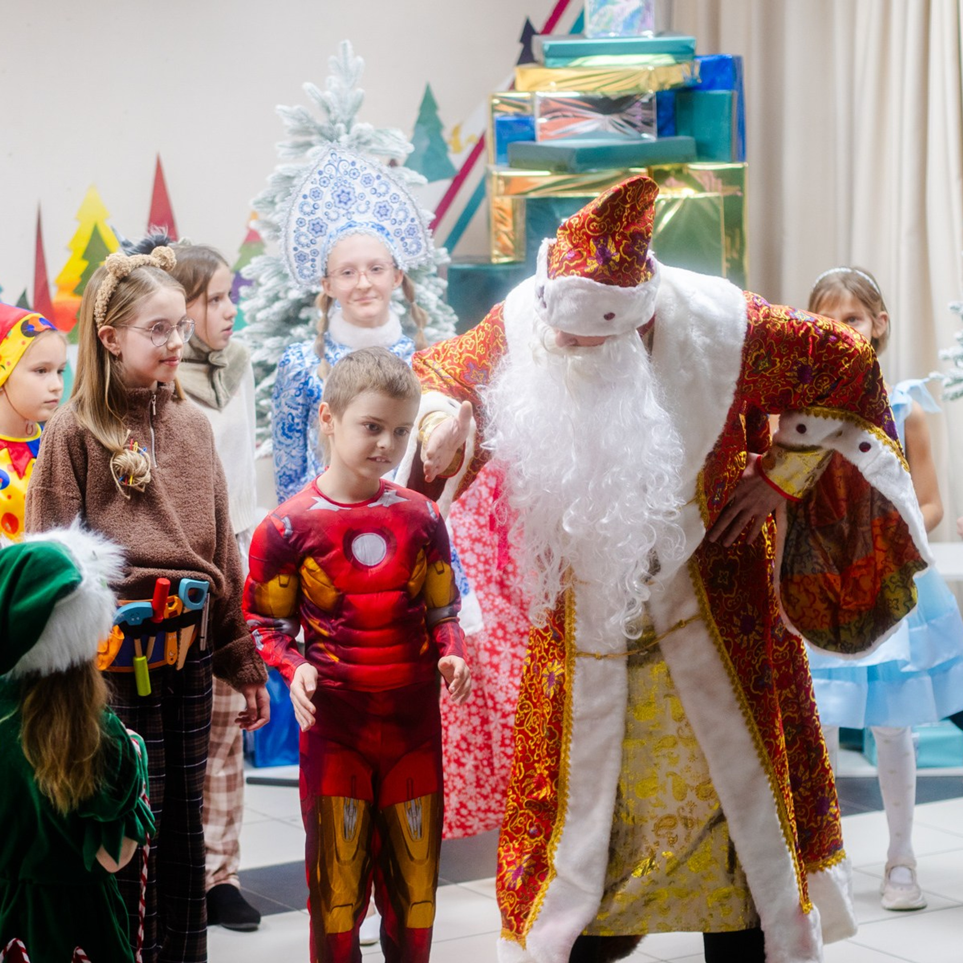 Новогодние приключения игрушек