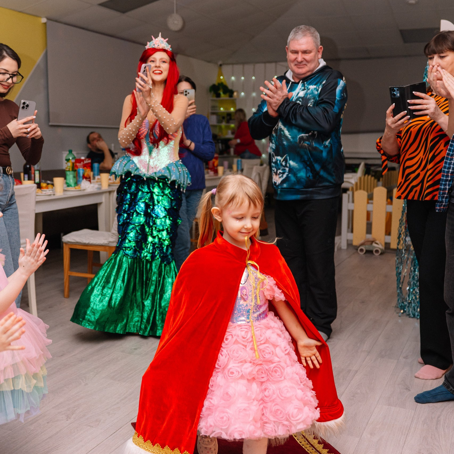 Юла — День рождения Софьи. Репортажный (Event) фотограф в Барнауле | Даниил Маркин | Качество и вайб