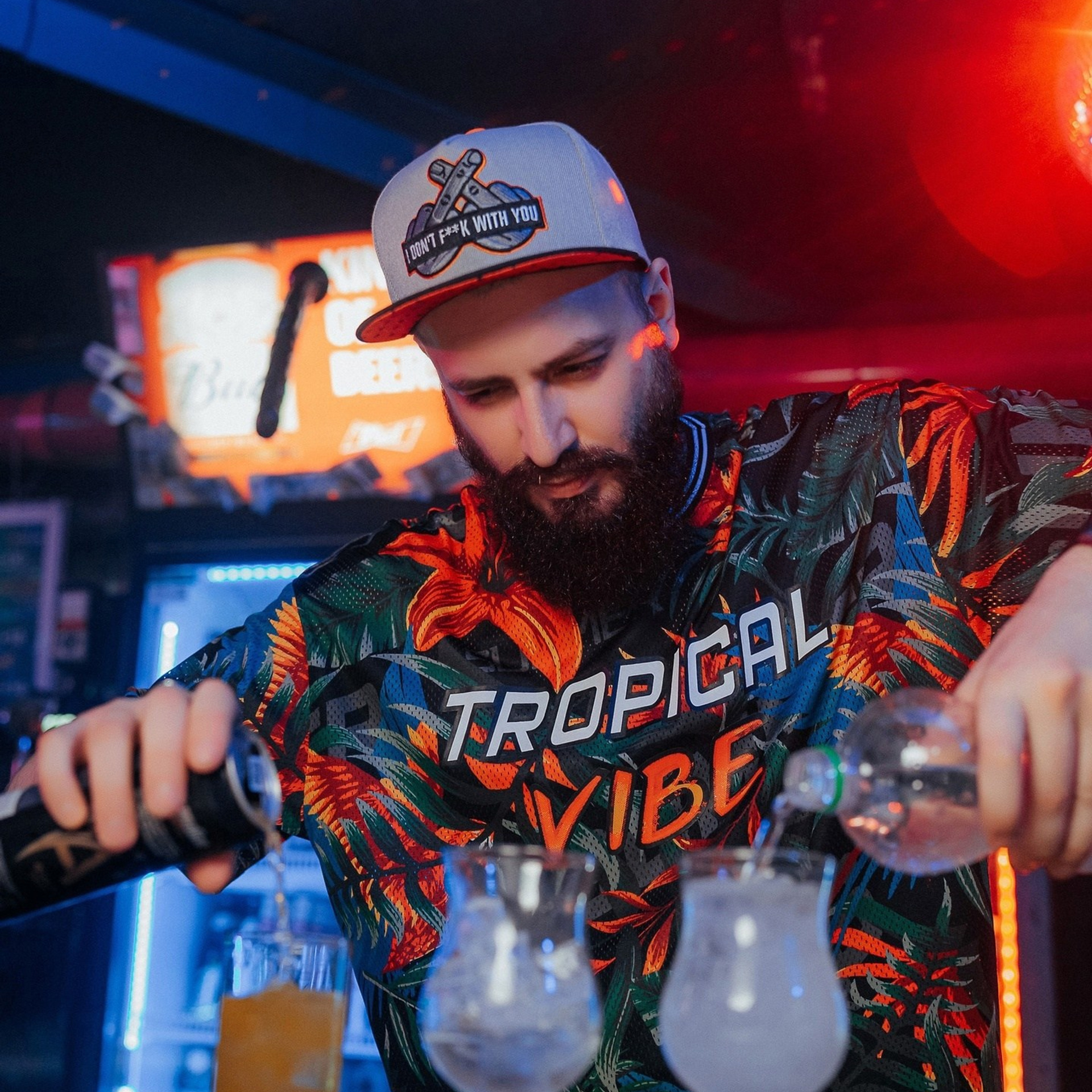 Ночной клуб НЕОН | Фотоотчеты NEON Барнаул. Репортажный (Event) фотограф в Барнауле | Даниил Маркин | Качество и вайб