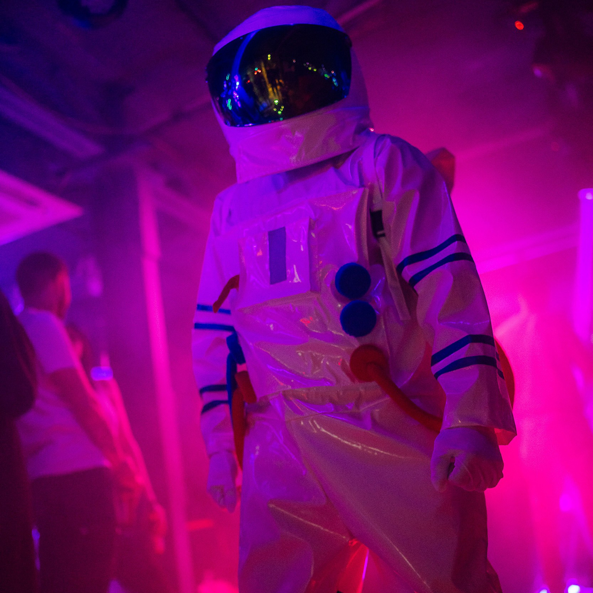 Ночной клуб НЕОН | Фотоотчеты NEON Барнаул. Репортажный (Event) фотограф в Барнауле | Даниил Маркин | Качество и вайб