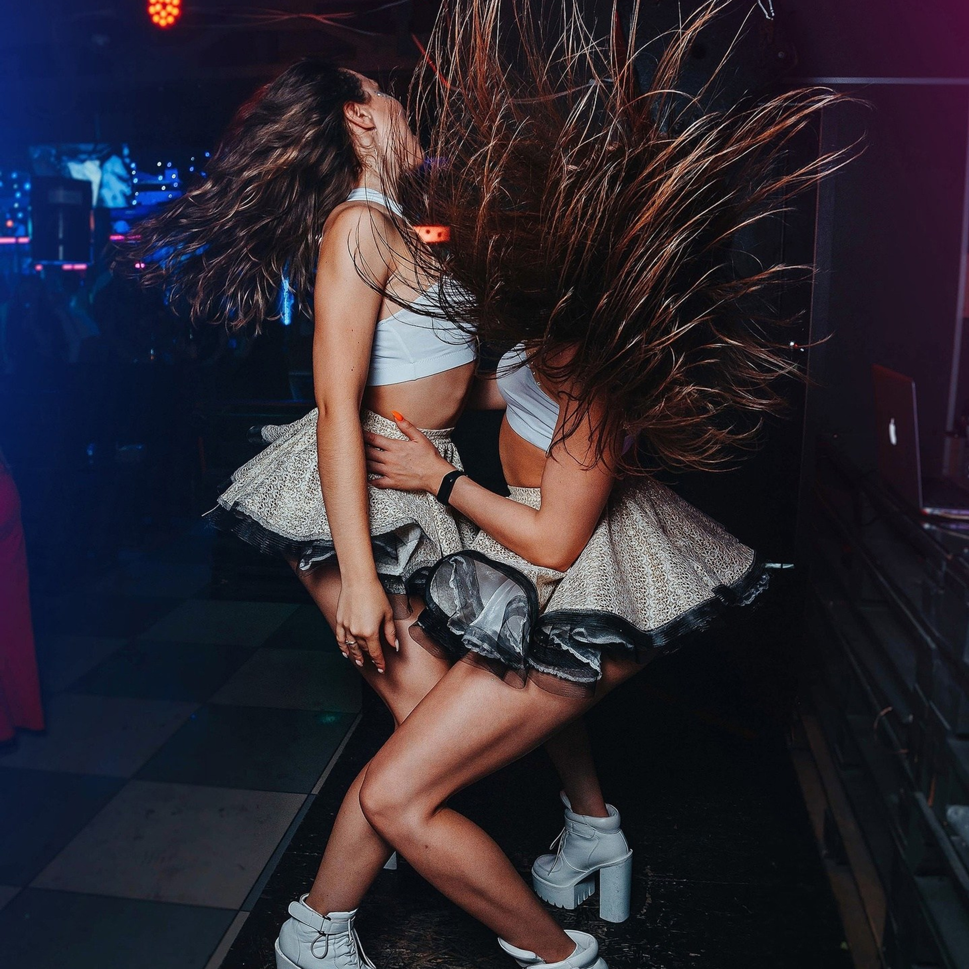Ночной клуб НЕОН | Фотоотчеты NEON Барнаул. Репортажный (Event) фотограф в Барнауле | Даниил Маркин | Качество и вайб