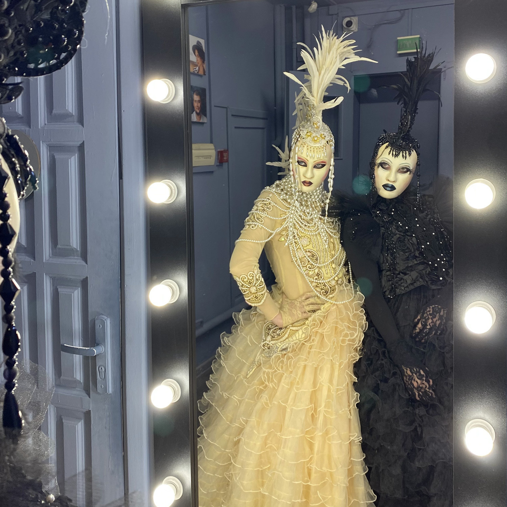 Персонаж белая Бабочка. Мимы и Ходулисты на встречу гостей. Москва