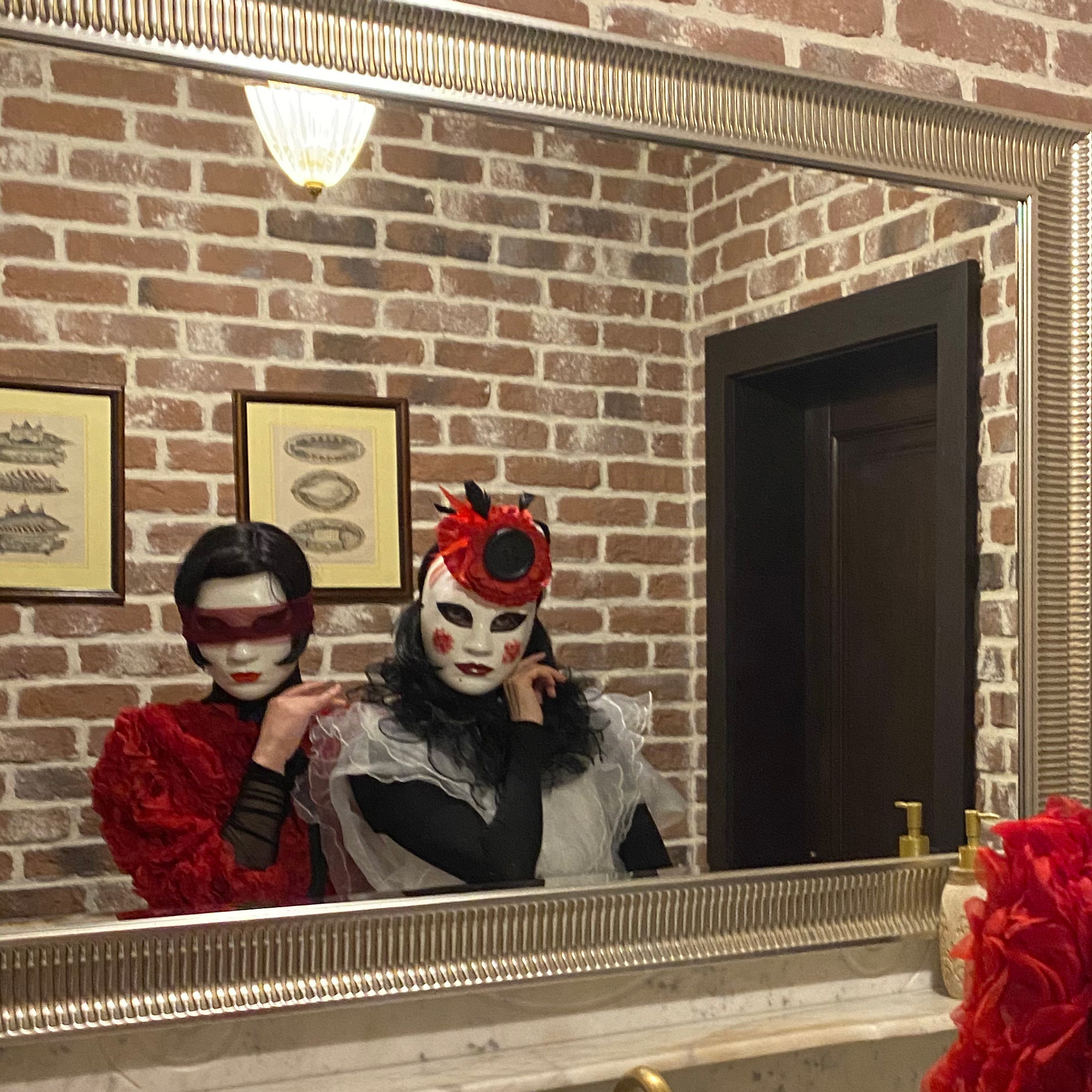 Персонаж белая Бабочка. Мимы и Ходулисты на встречу гостей. Москва