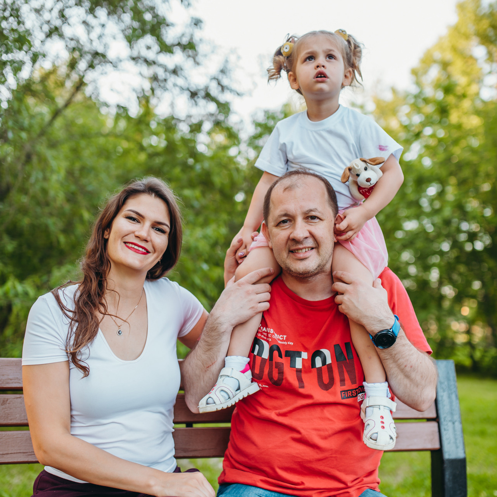 Алина с семьёй