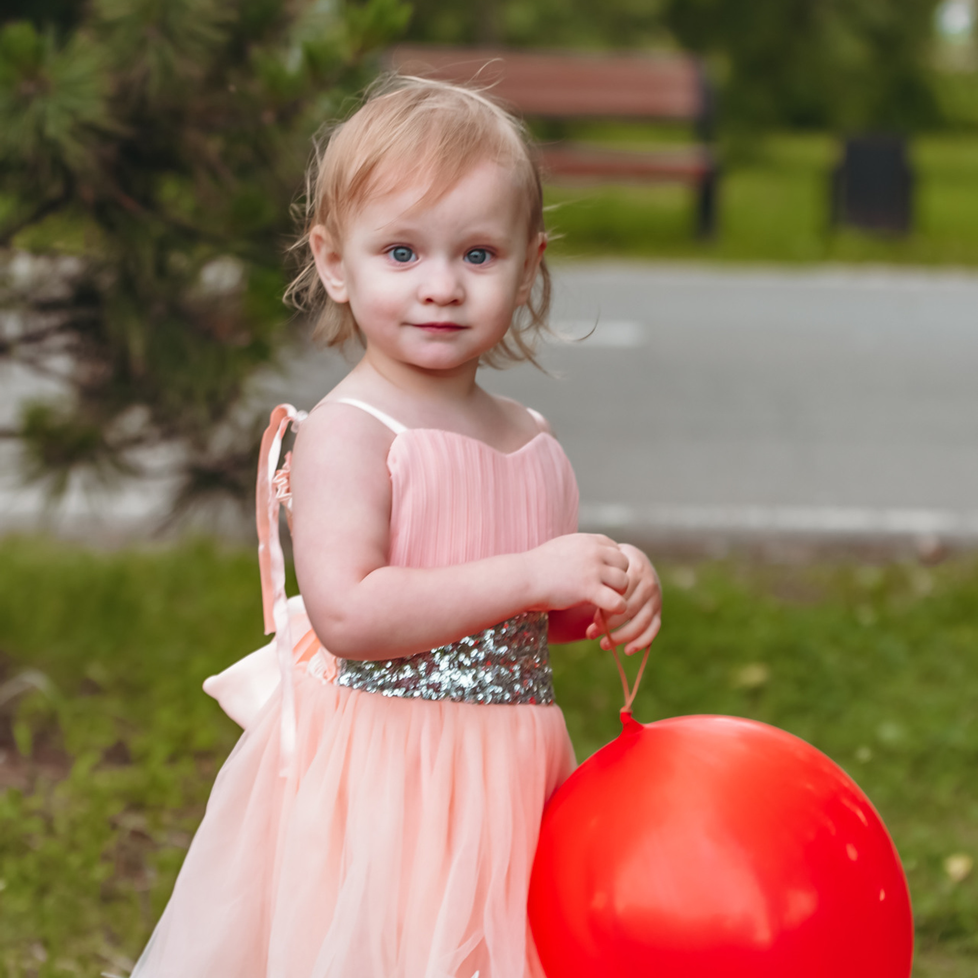 Детское платье персикового цвета