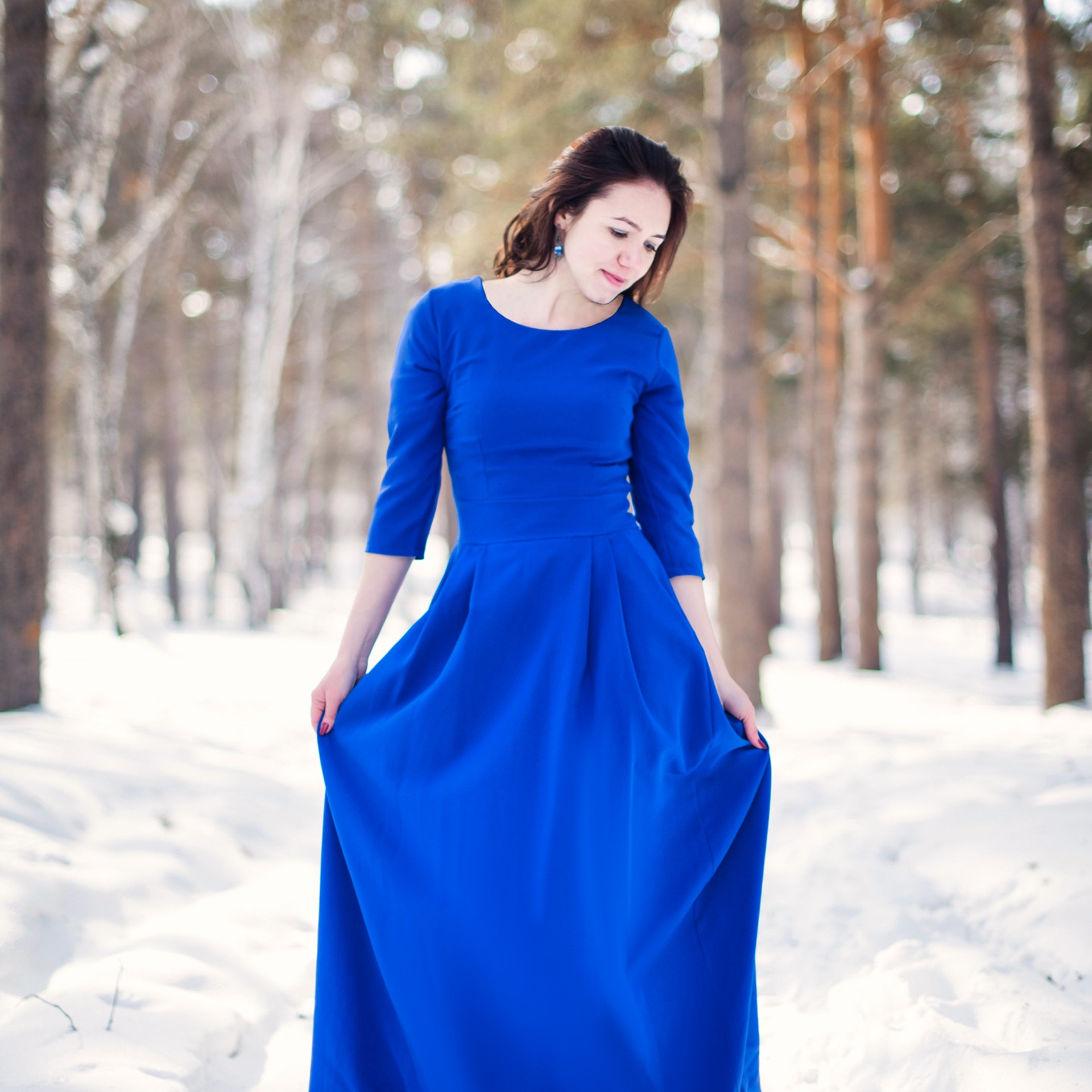 Платье-футляр цвета электрик 42-44р 500 ₽