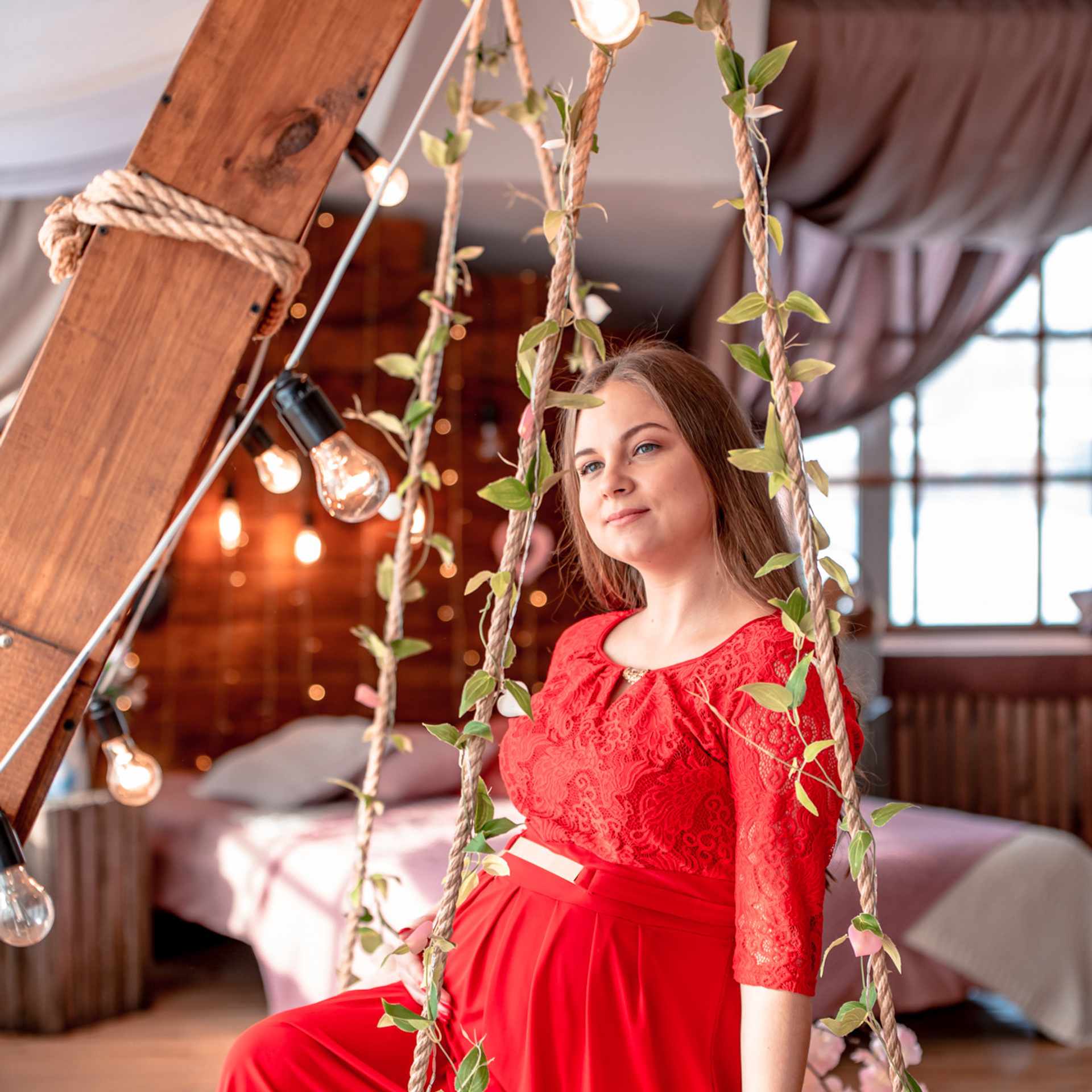 Красное платье для мероприятий, рр 48-50, 600р