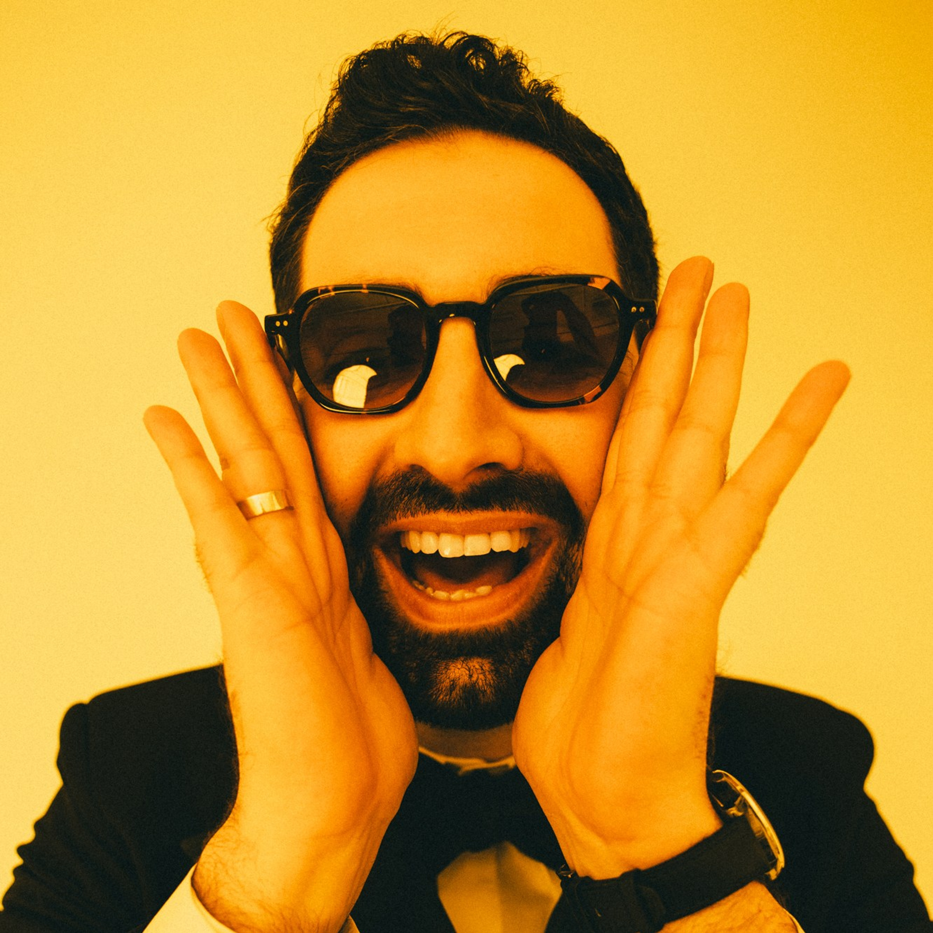 ведущий Олег Волынский