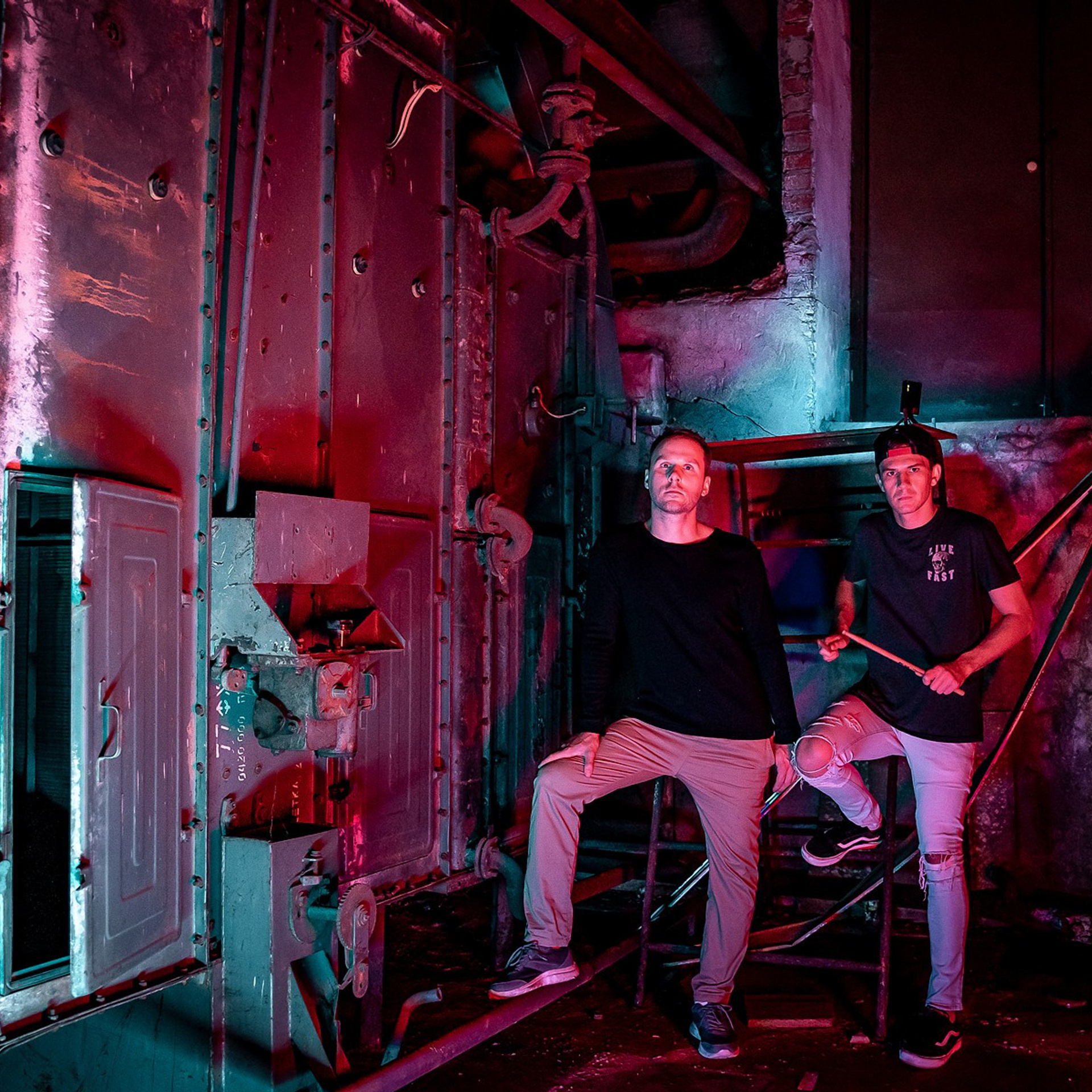 Съемка в студии. Контент съемка под ключ. Световое шоу / Москва и Мо