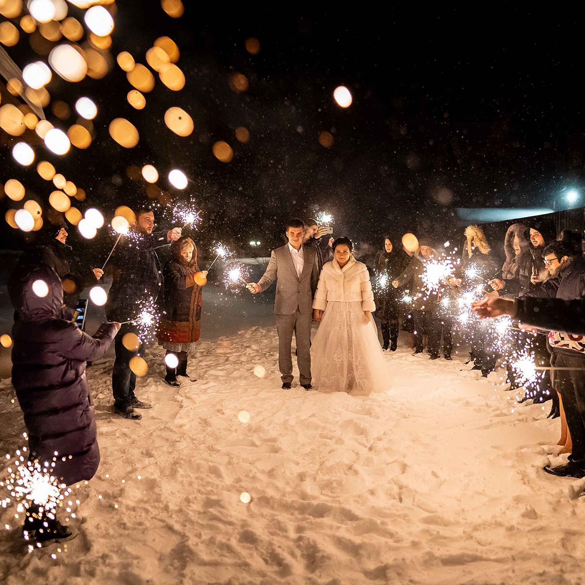Свадебная история. Контент съемка под ключ. Световое шоу / Москва и Мо