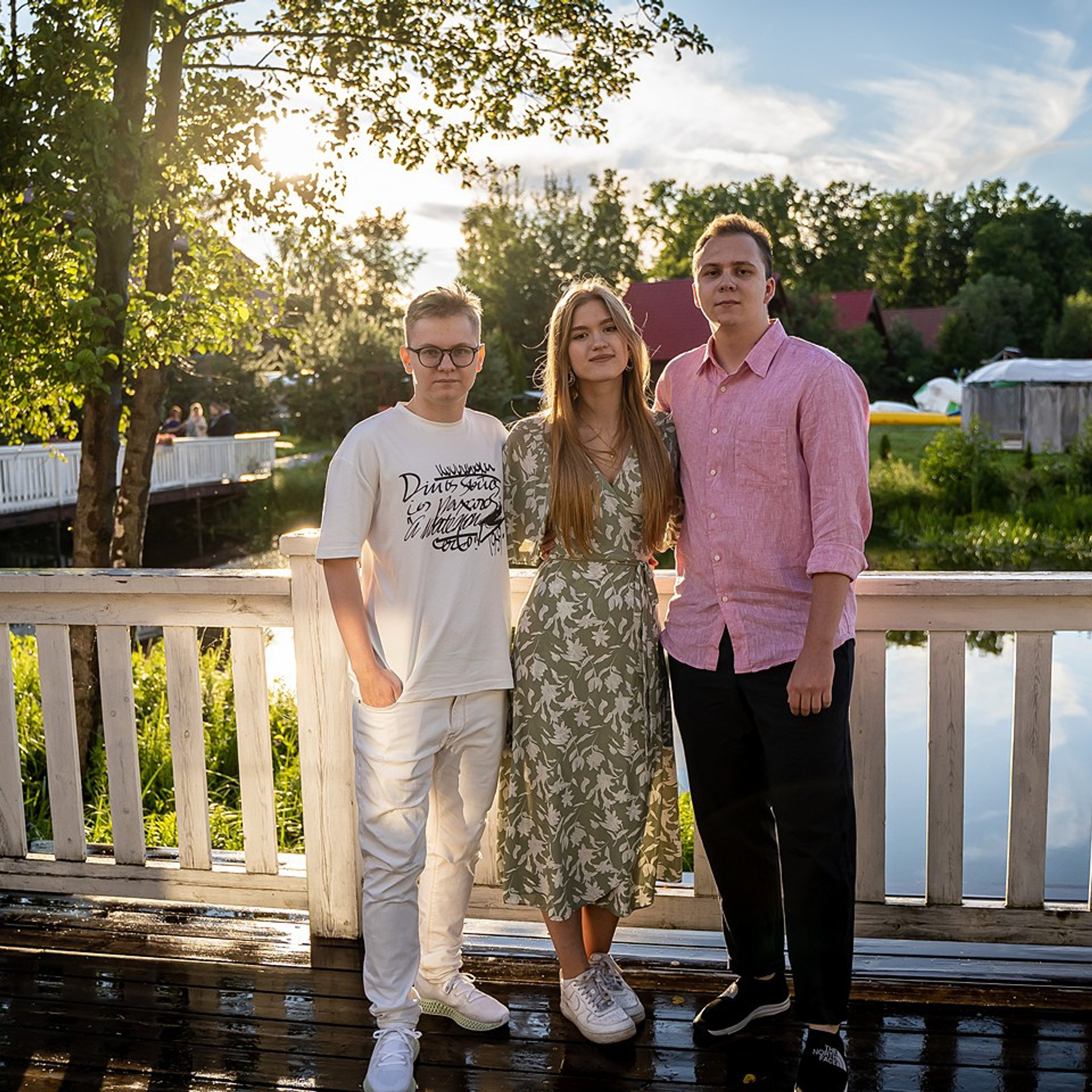 Съемка на выпускной альбом, школьный выпуск. Контент съемка под ключ. Световое шоу / Москва и Мо