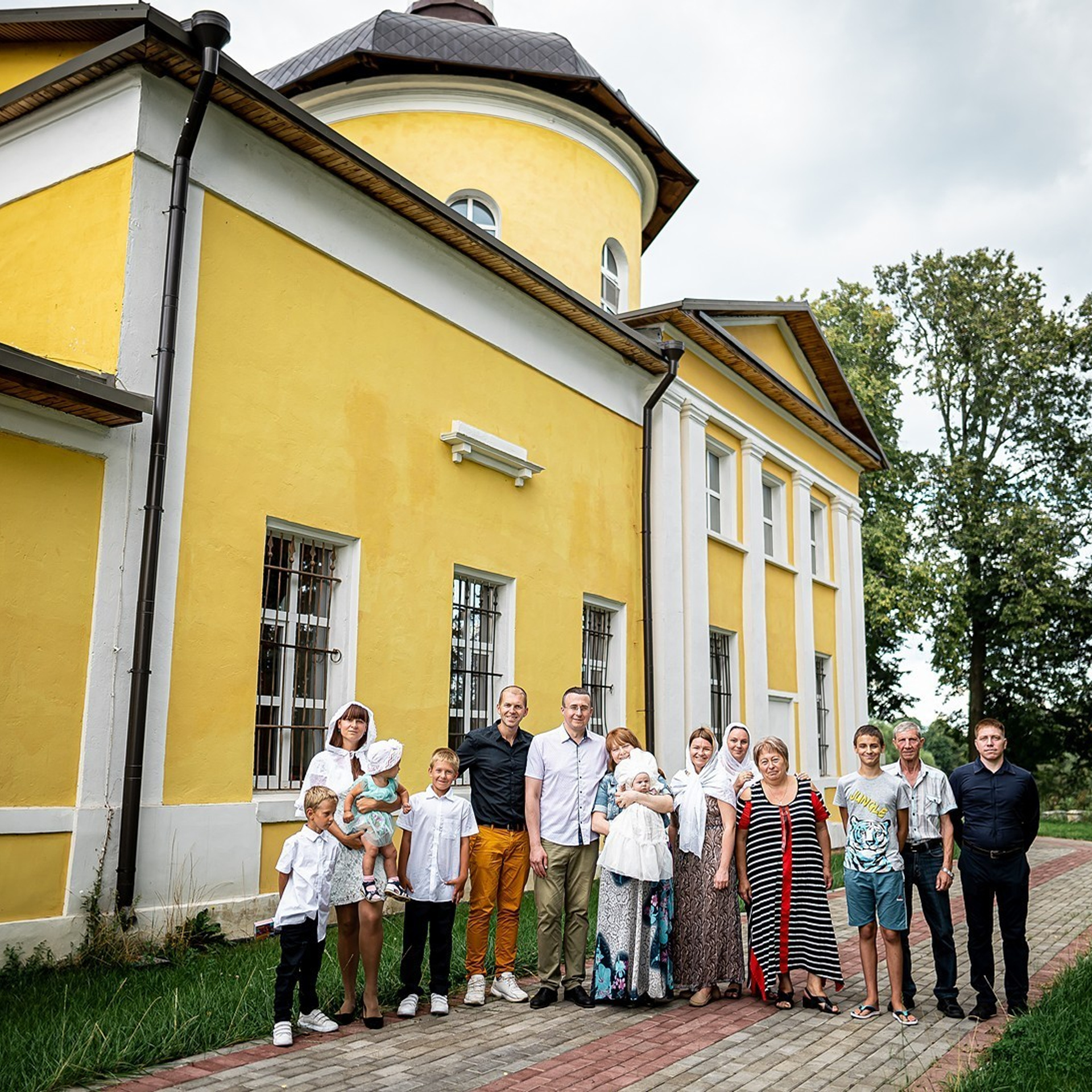Крещение и выписка из роддома. Контент съемка под ключ. Световое шоу / Москва и Мо