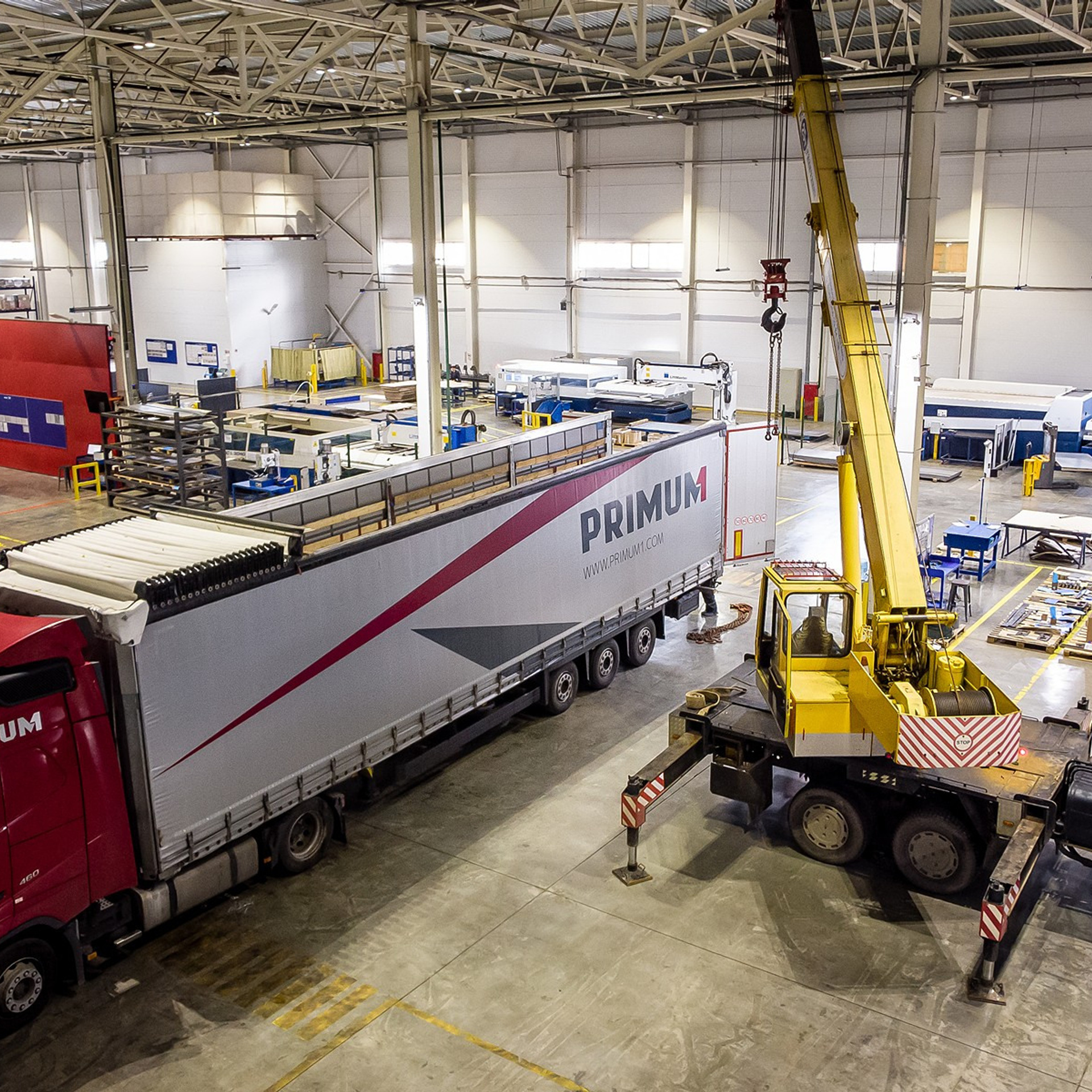 Съемка на производстве. Контент съемка под ключ. Световое шоу / Москва и Мо