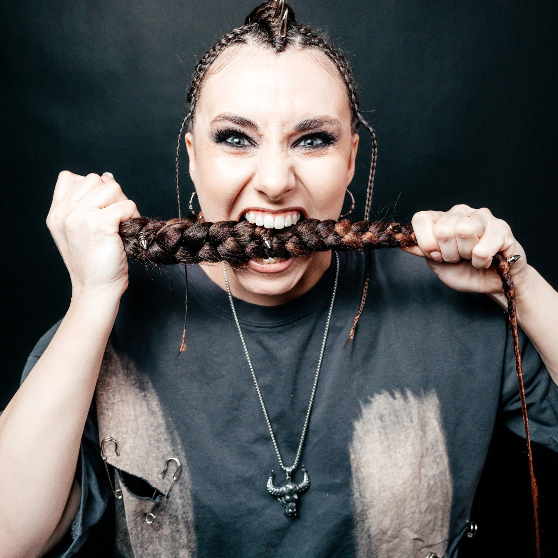 Съемка в студии. Контент съемка под ключ. Световое шоу / Москва и Мо