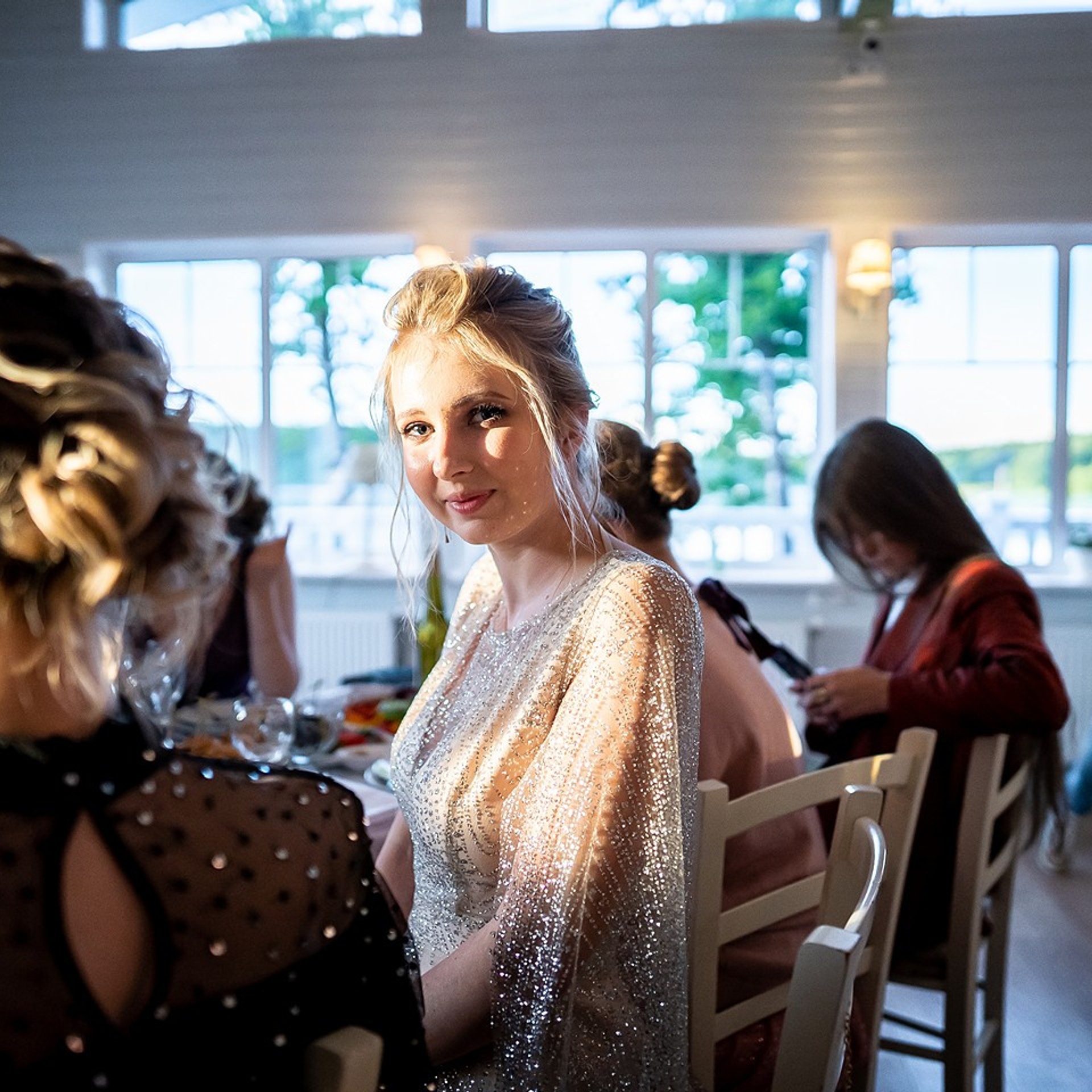 Съемка на выпускной альбом, школьный выпуск. Контент съемка под ключ. Световое шоу / Москва и Мо