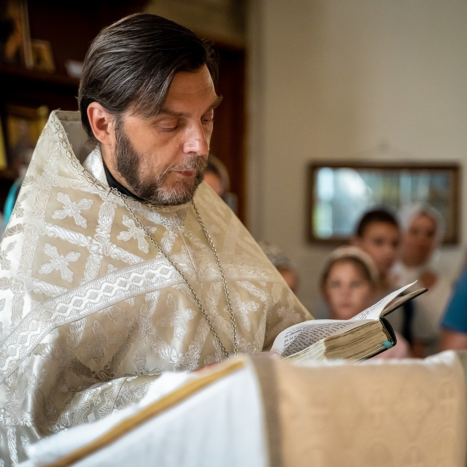 Крещение и выписка из роддома. Контент съемка под ключ. Световое шоу / Москва и Мо