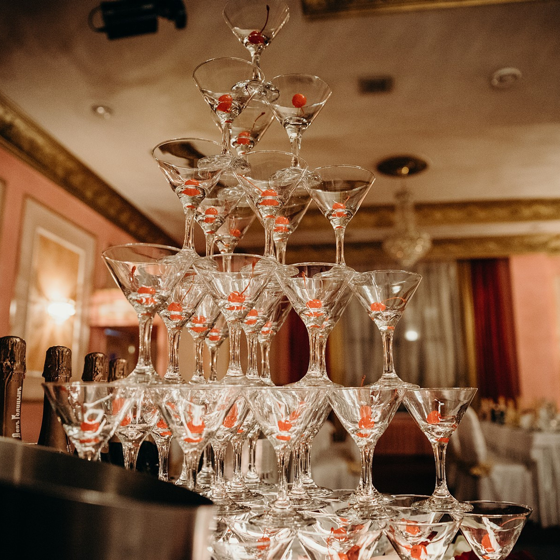 Съемка на выпускной альбом, школьный выпуск. Контент съемка под ключ. Световое шоу / Москва и Мо