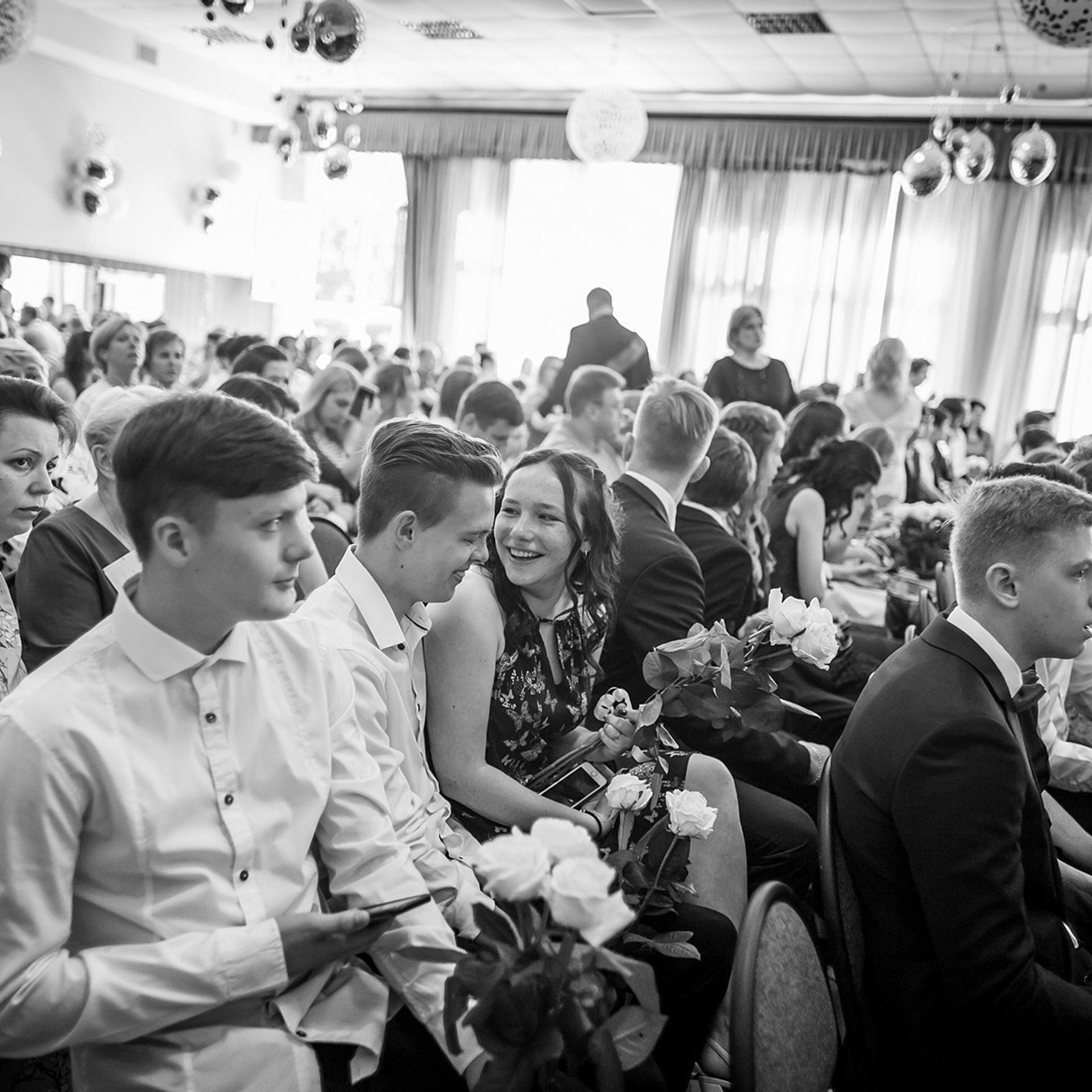 Съемка на выпускной альбом, школьный выпуск. Контент съемка под ключ. Световое шоу / Москва и Мо