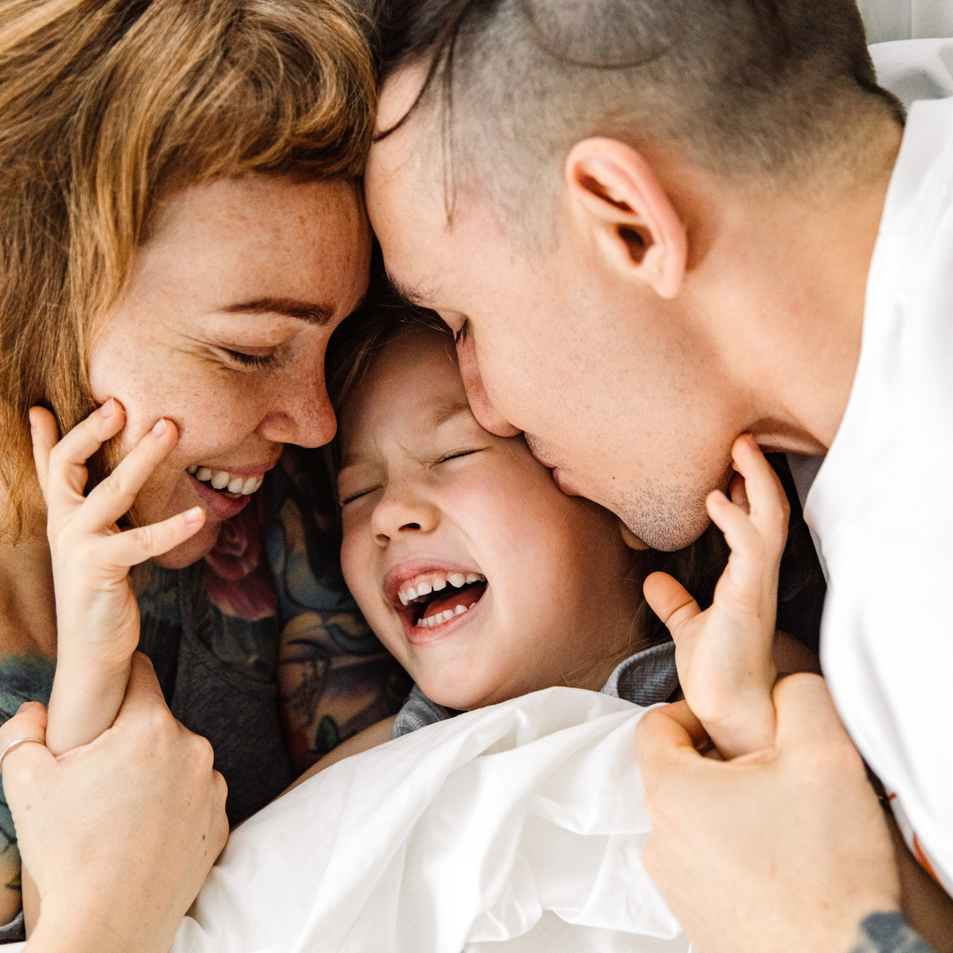 Трое в кровати не считая Джози и кота