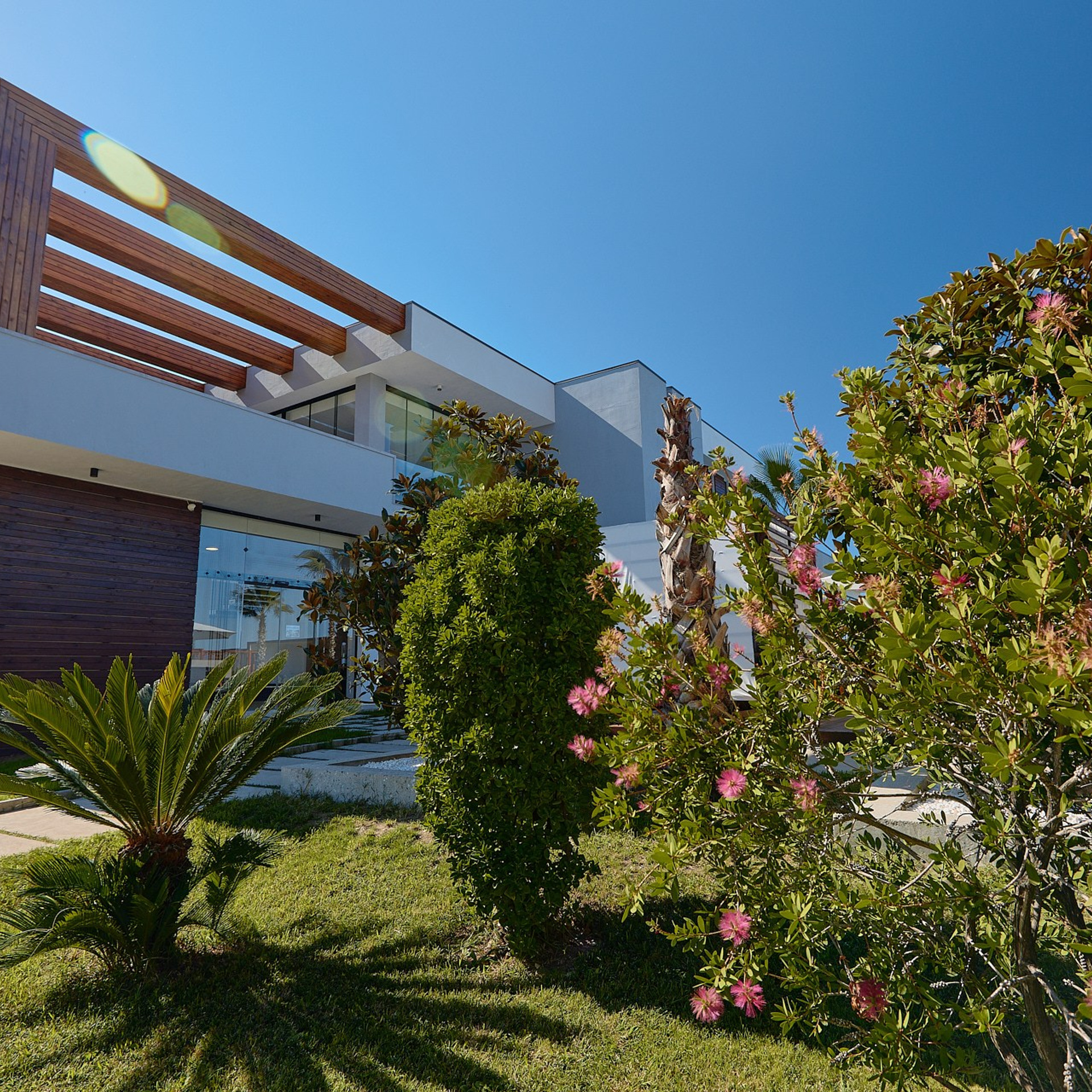 Отель «Аквамарин», Гагра, Абхазия. Фотограф Григорий Сотников