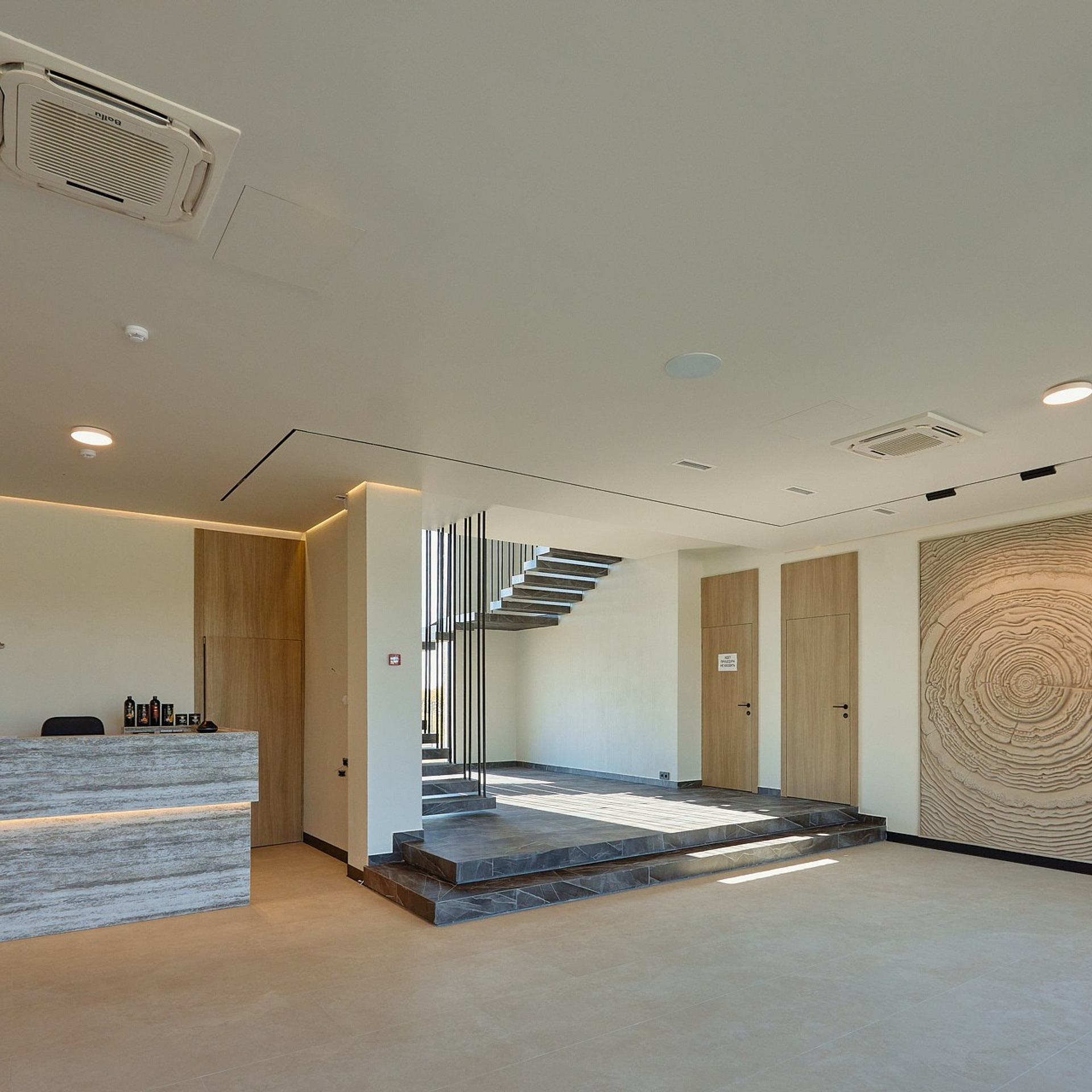 Отель «Аквамарин», Гагра, Абхазия. Фотограф Григорий Сотников