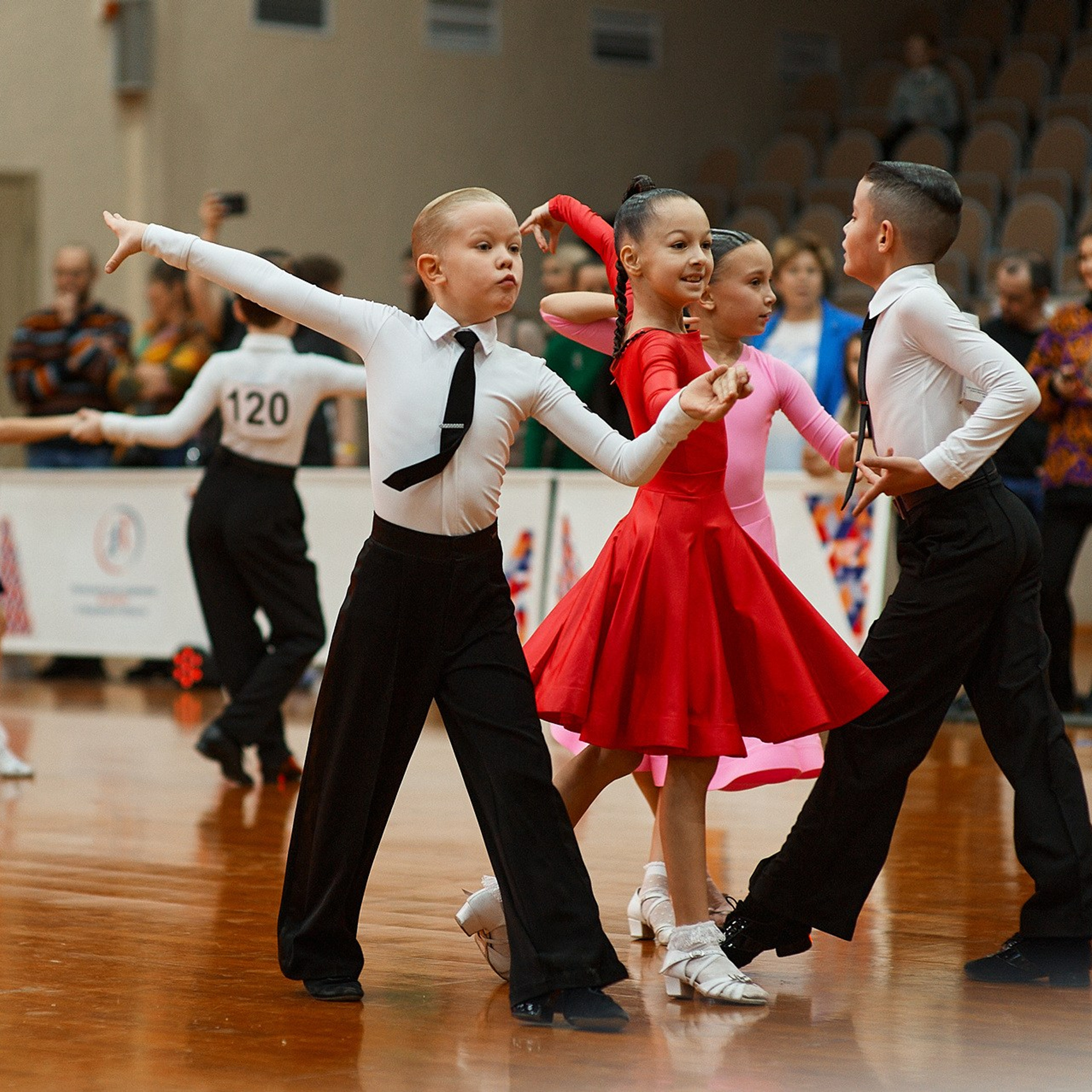 «Давайте потанцуем» бальные танцы 2023