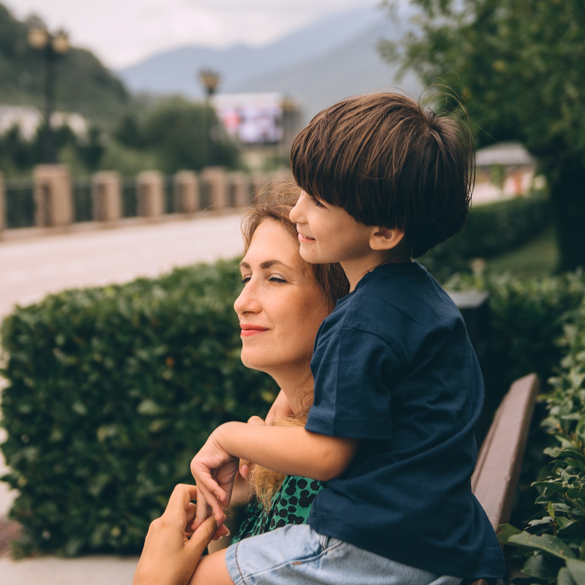 Мама и сын, Эстосадок