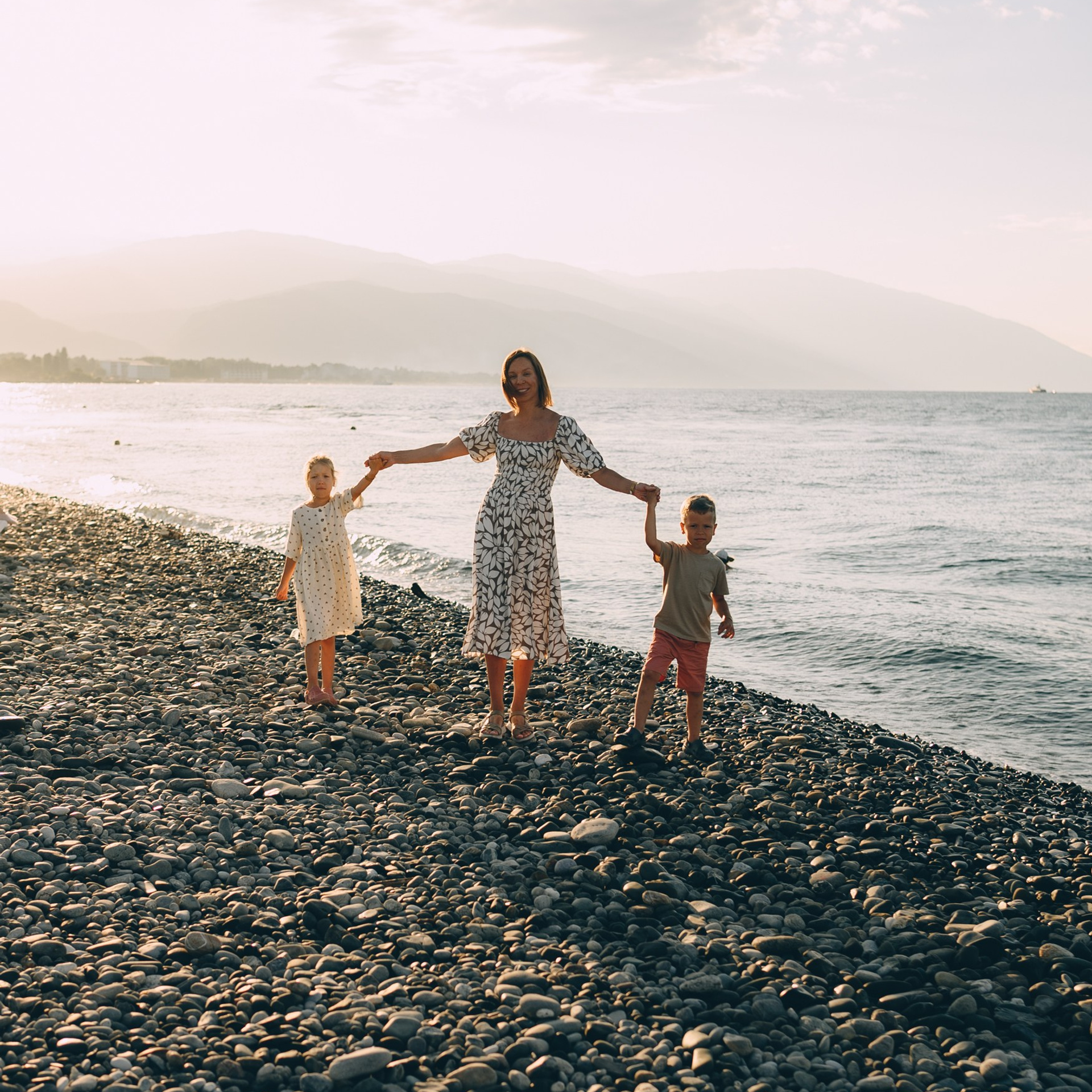 Встреча рассвета на море