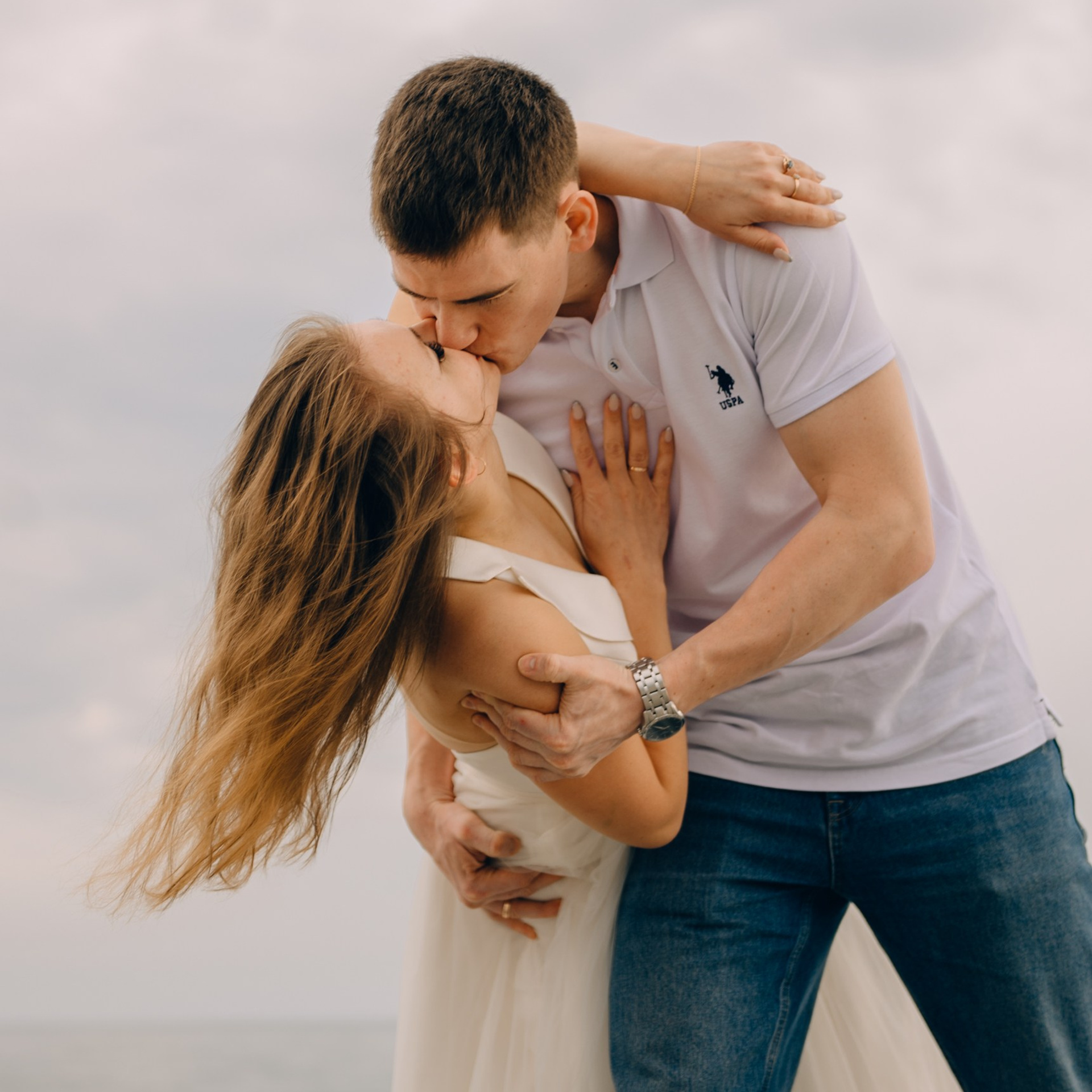 Свадебная прогулка пляж Бархатные Сезоны