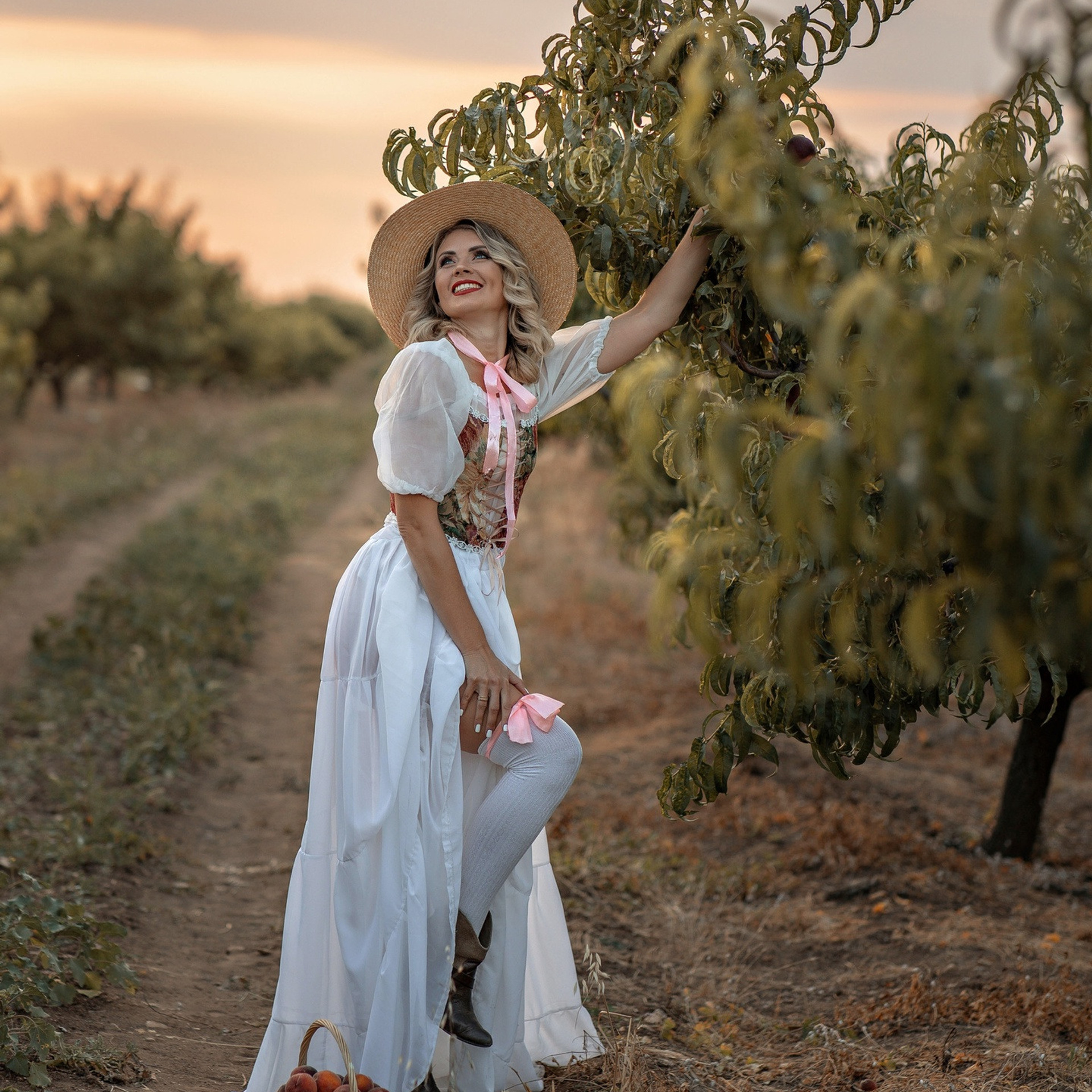 Прокат одежды. Фотограф-стилист Крым Прокат одежды в Крыму. Фотосессии в Крыму