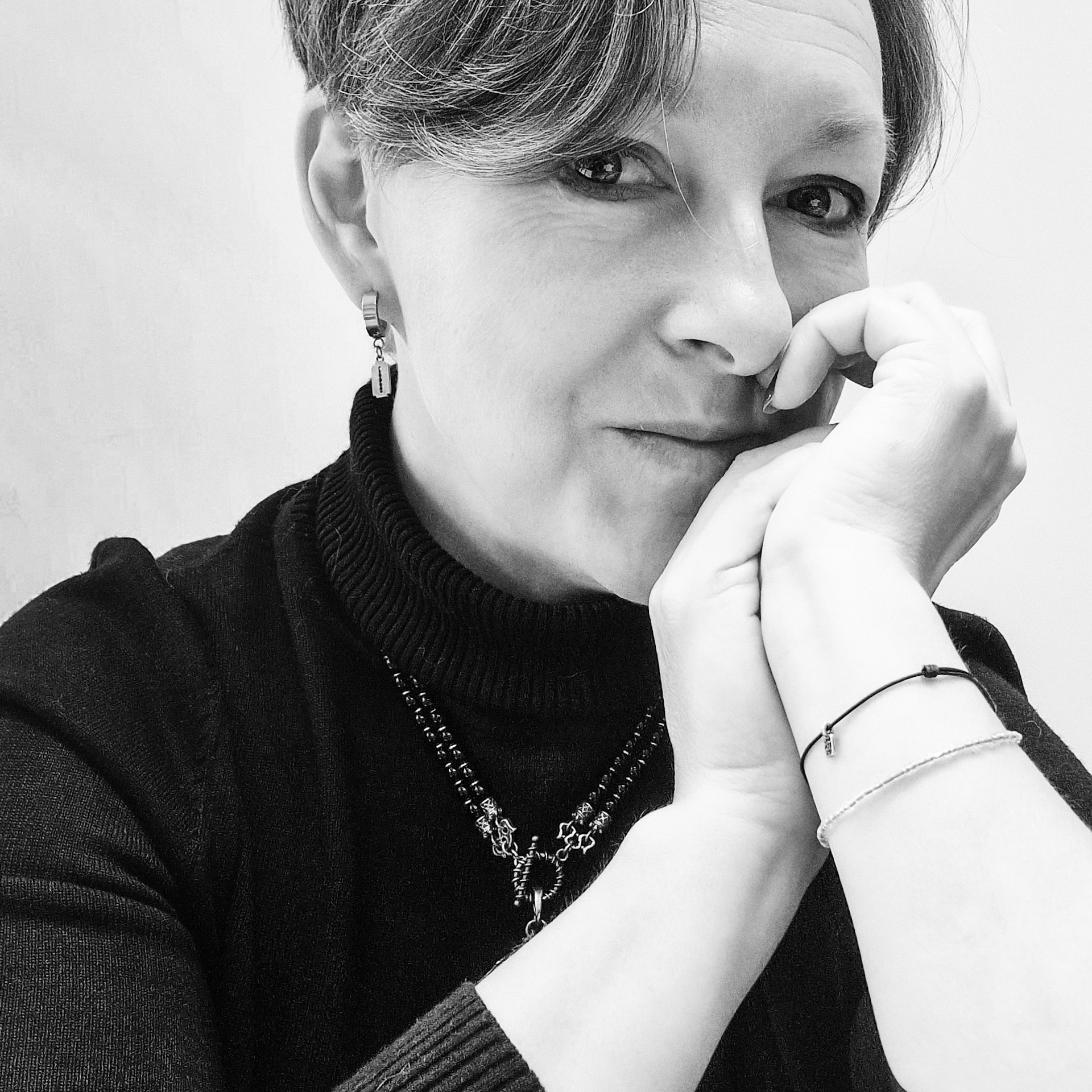 Черно-белые портреты. Фотограф состояний Марина Савинская