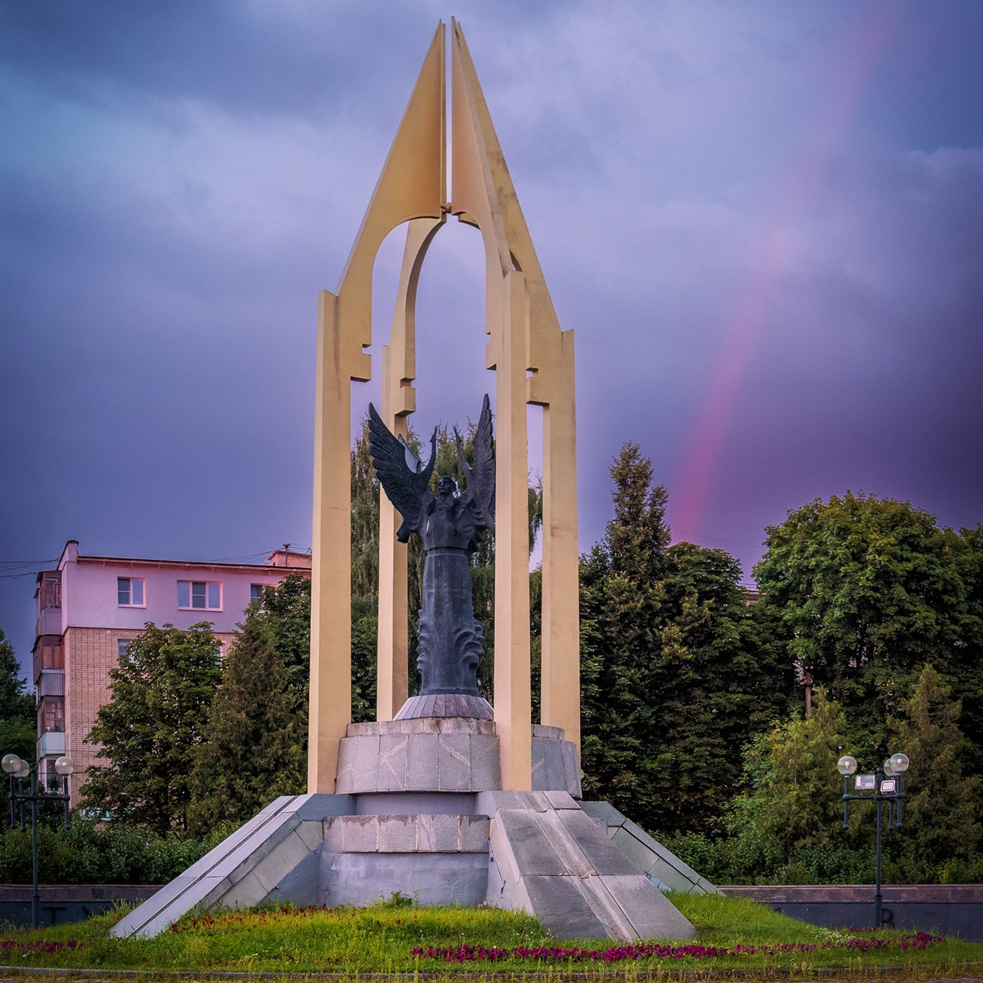 В лучах заката. Крапивна. Фотограф Артём Парамонов