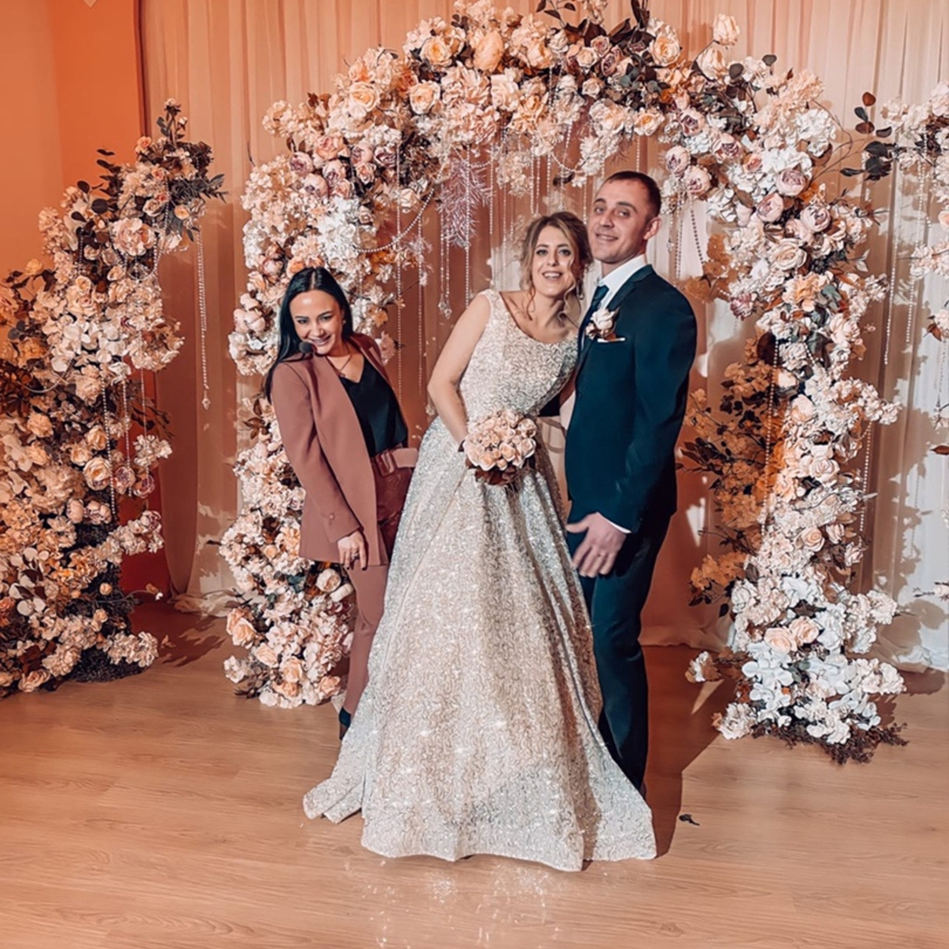 ведущие оксана абрамова и олег ляшенко, ведущая оксана абрамова, в солнечногорске, в зеленограде