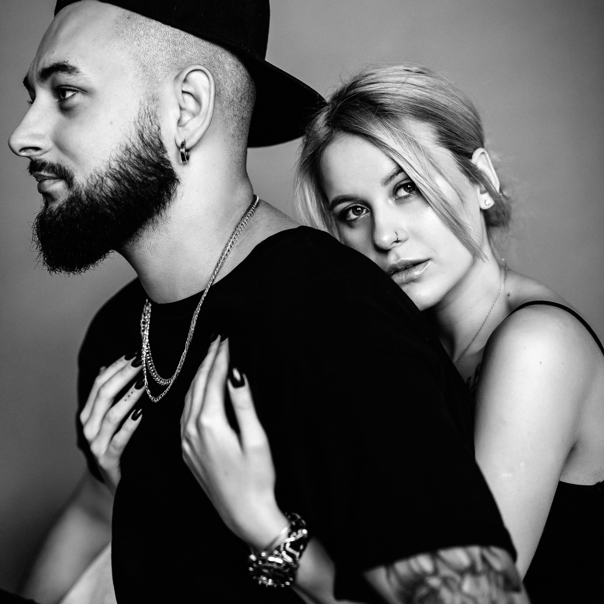 Нажми на play