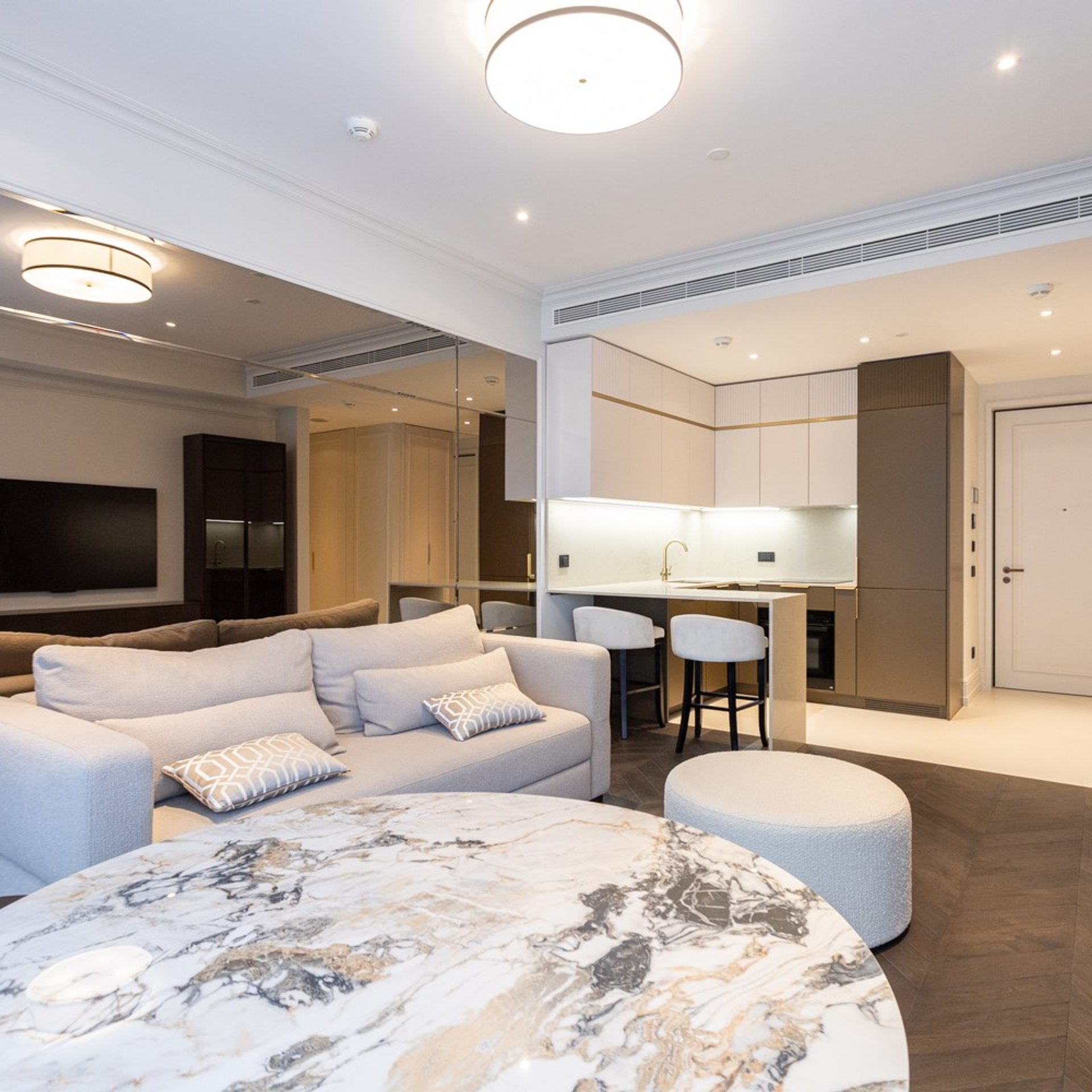 Поклонная 9