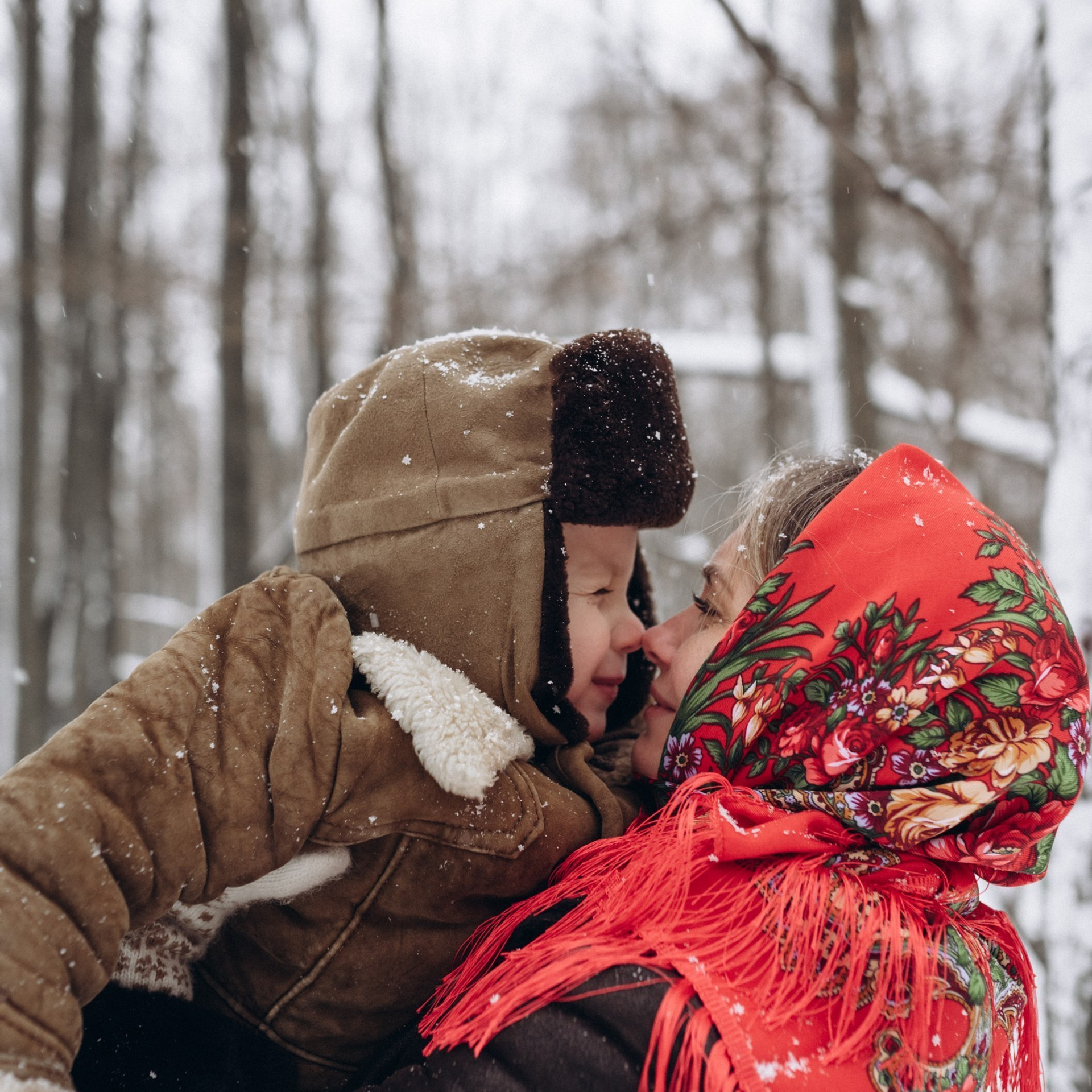 Зимняя съёмка с саночками. В главной роли Мирон