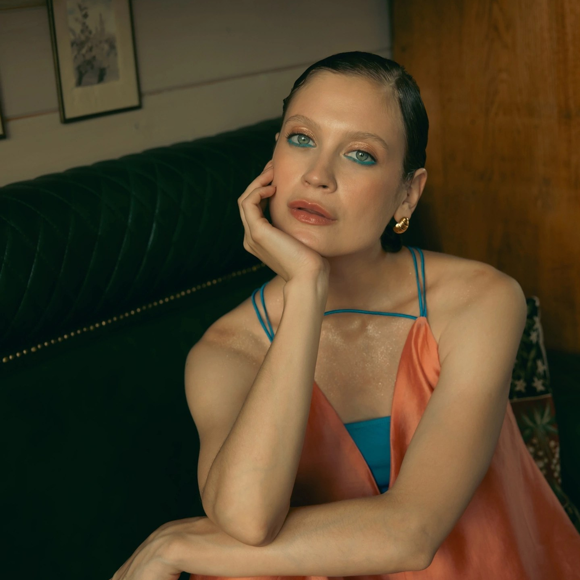 Актриса театра и кино Анна Зайкова. Локация режиссера Андрея Селиванова.