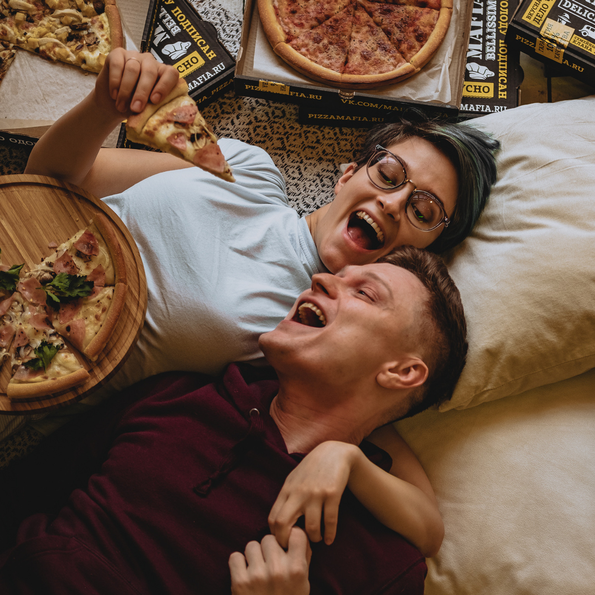 Влад и Алиса (реклама для «Пицца Мафия»)