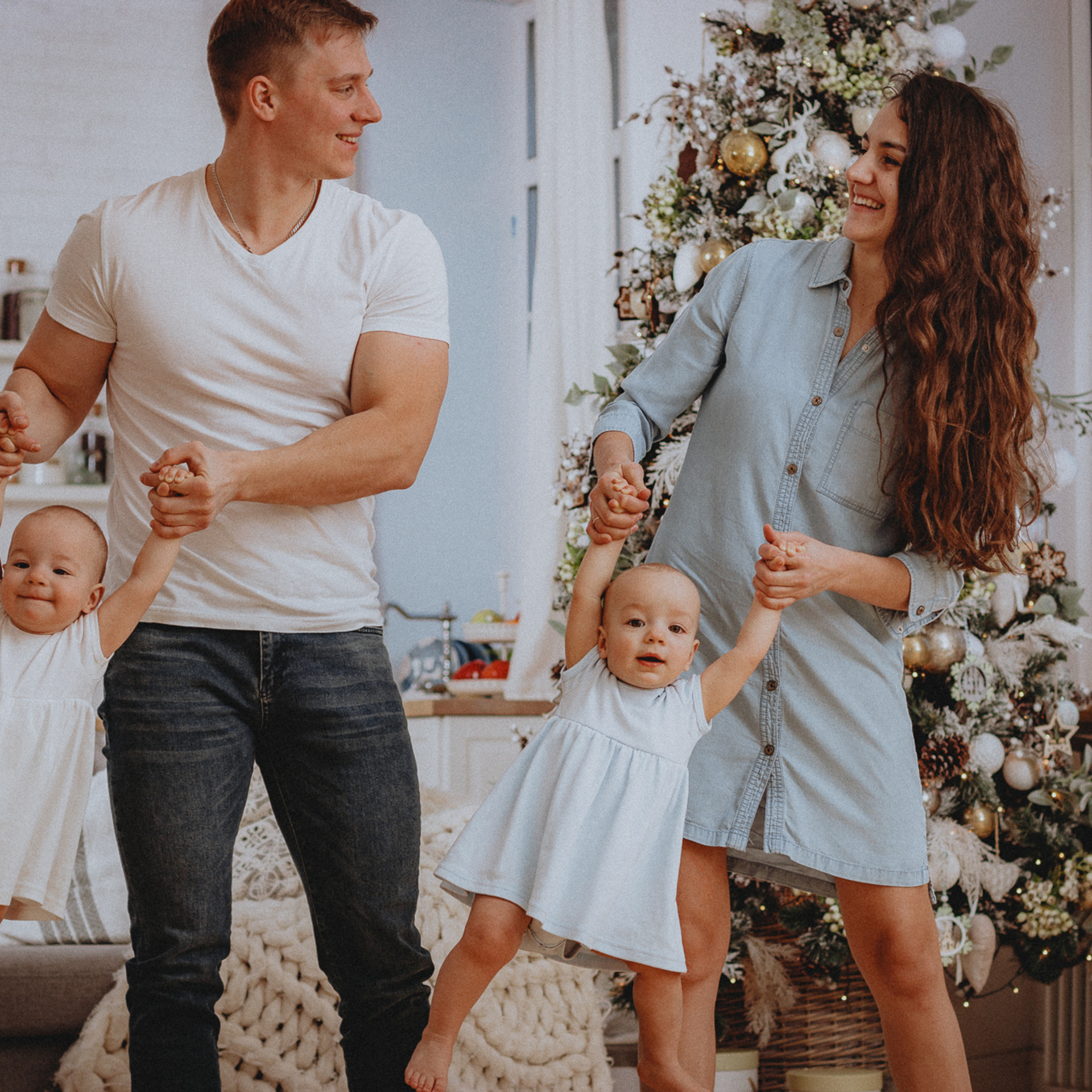 Юрий, Диана, Марьяна и Ульяна