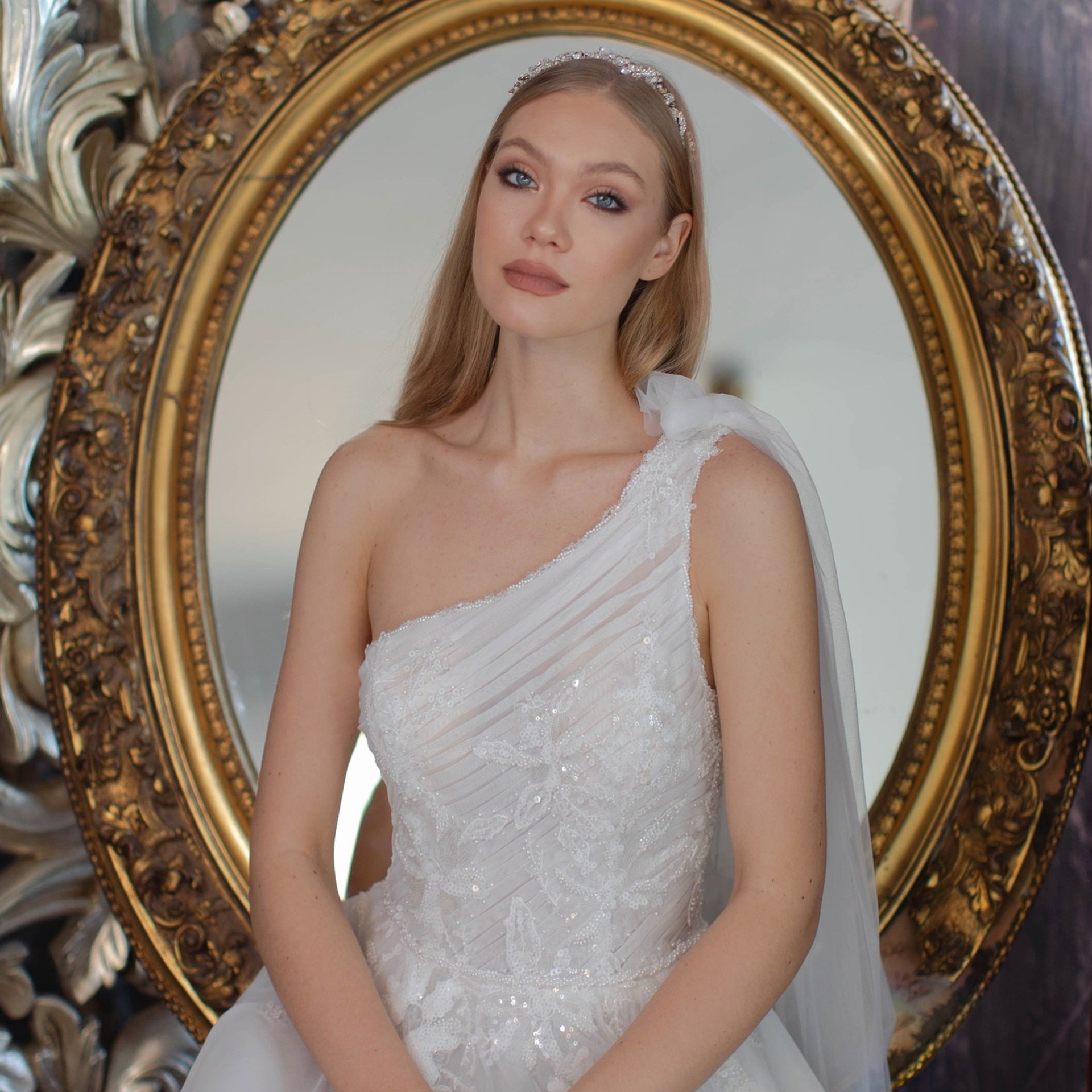 - фотосессии в эксклюзивных образах в  СПб и Москве. Фотограф Облако Александра