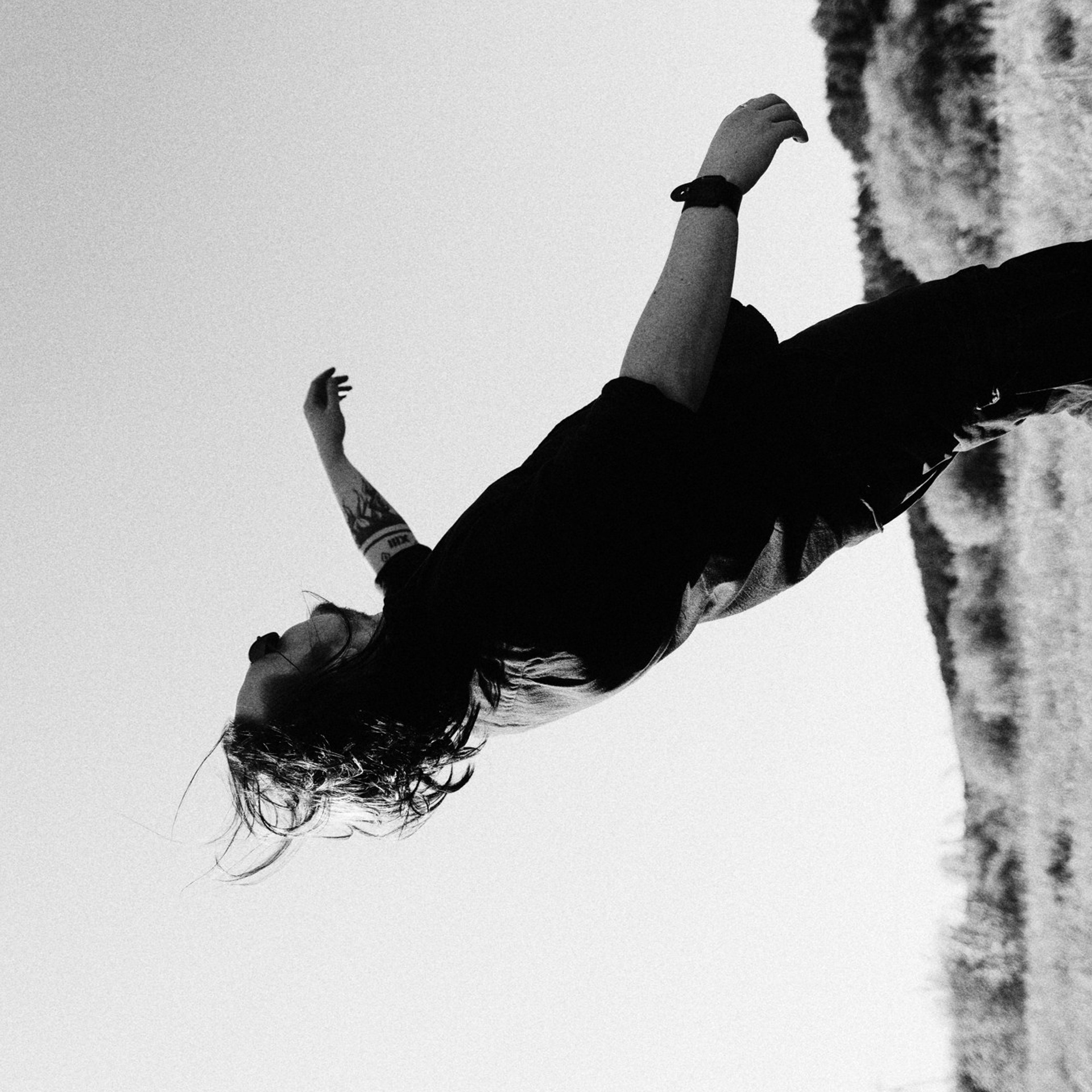 Мужской портрет на природе в Тюмени — Фотограф Дарья Мустафина. Портретный фотограф Тюмень Дарья Мустафина