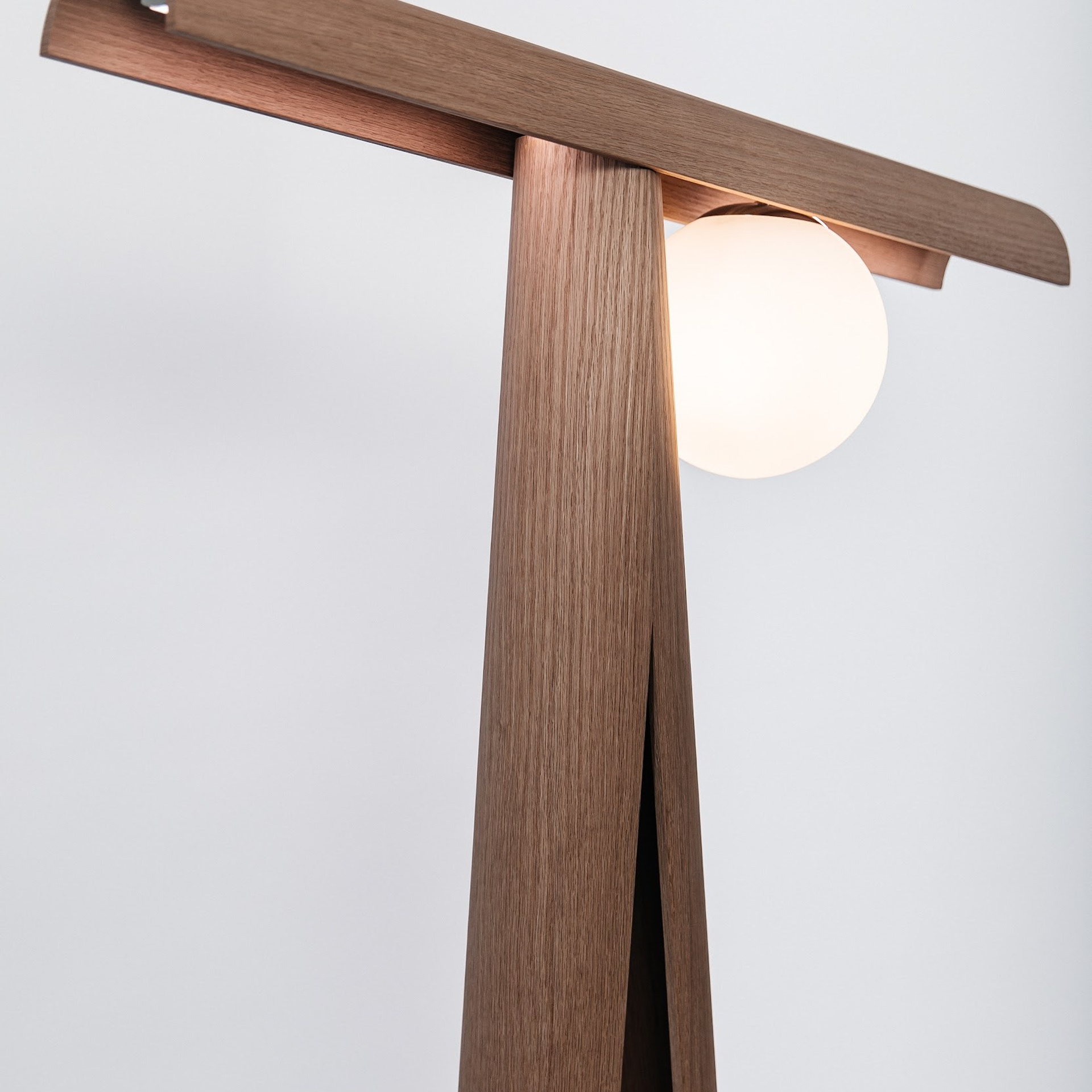 Торшер «Ярило». Алла Дулова — предметный и интерьерный дизайнер