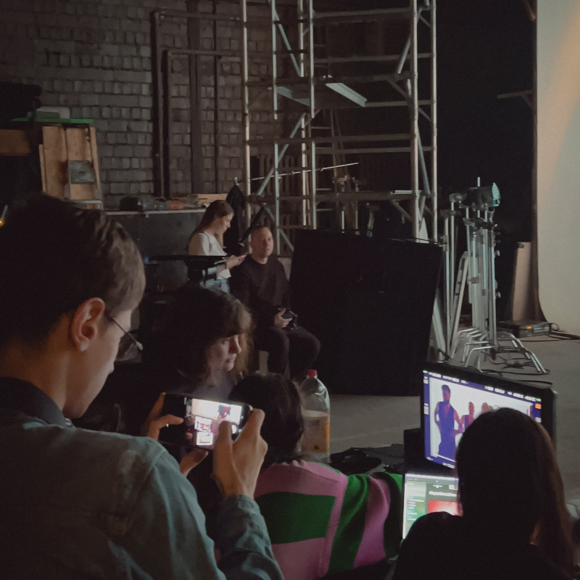 Бэкстейдж со съемок клипа Хатико. Видеомейкер и фотограф Кэтрин.Филм