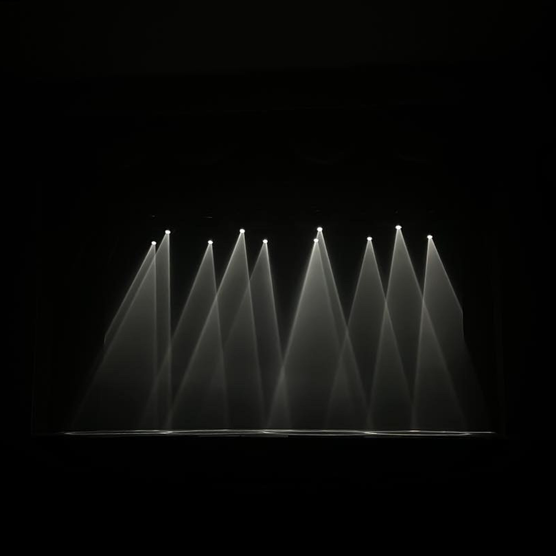 Бэк с репетиции концерта. Видеомейкер и фотограф Кэтрин.Филм