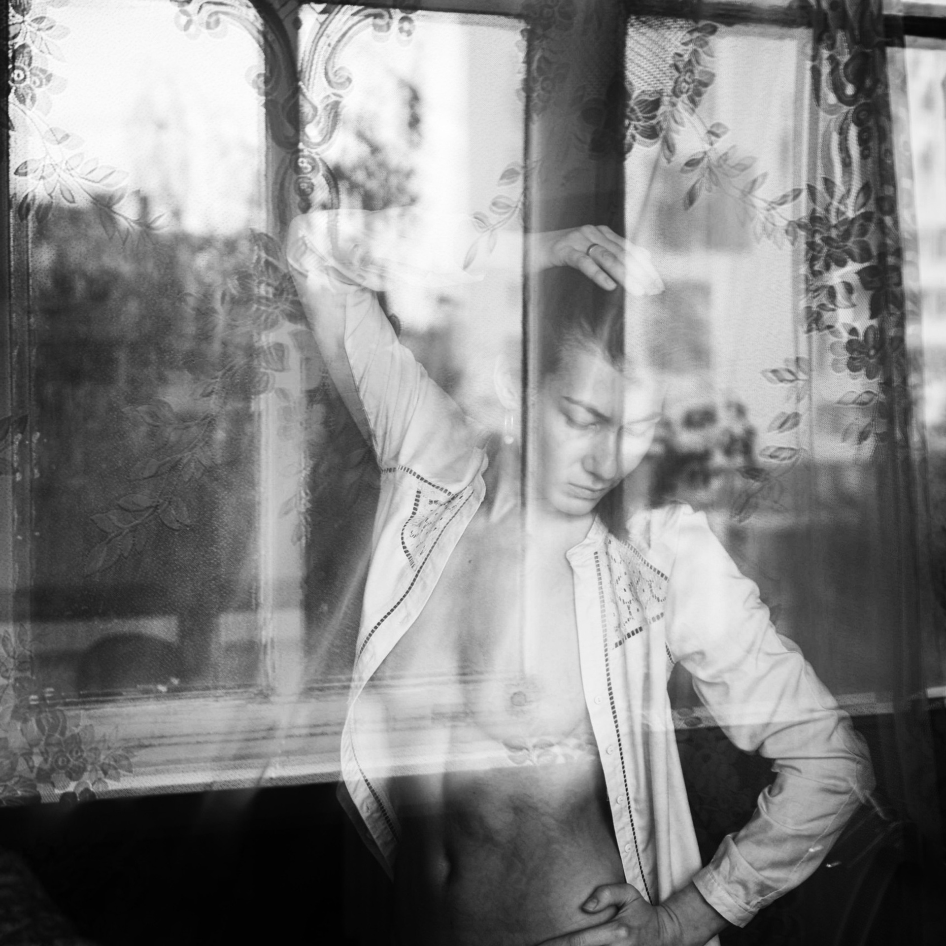 Сквозь стекло