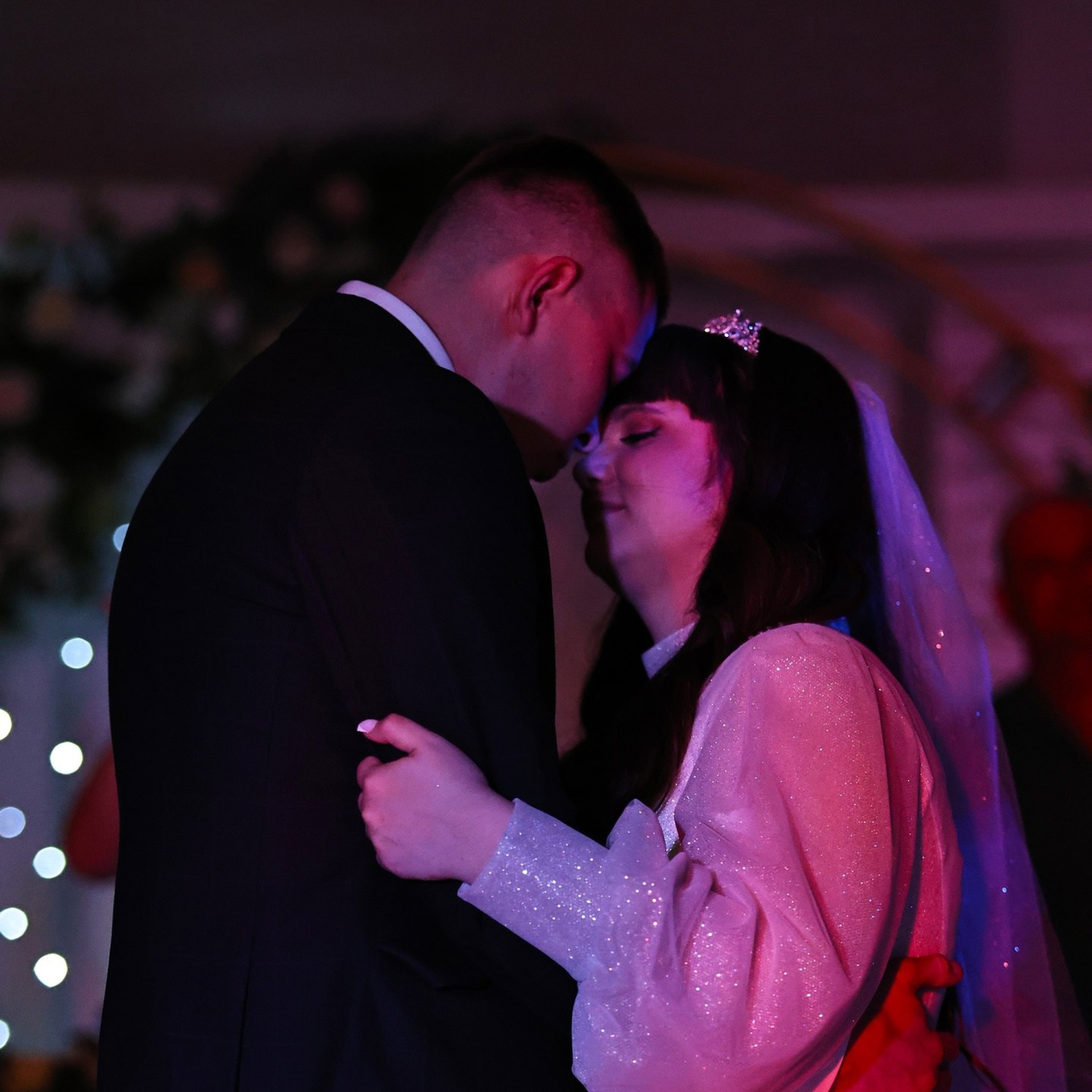 Поздравляем с созданием семьи!